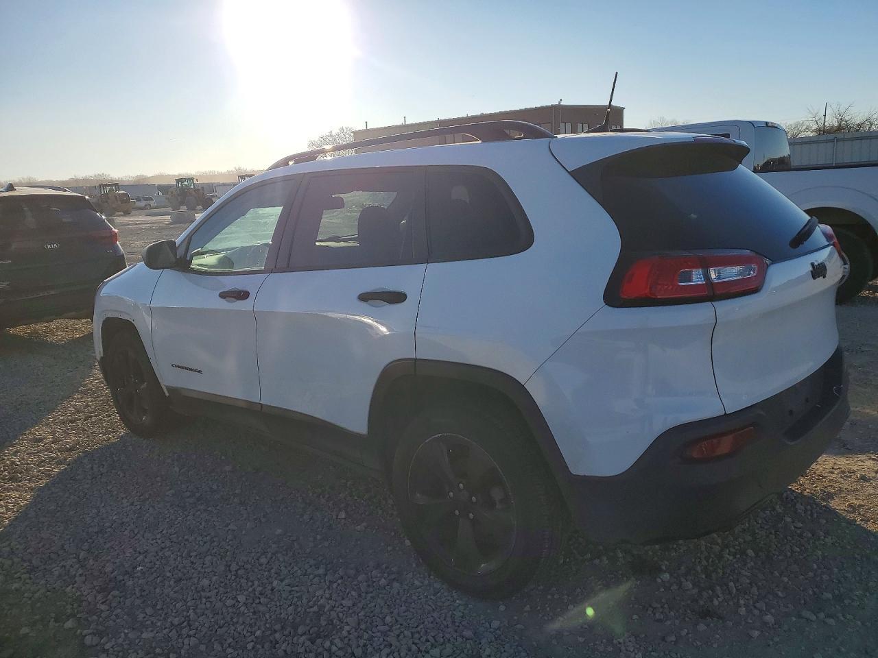 2017 Jeep Cherokee Sport - Фото 2
