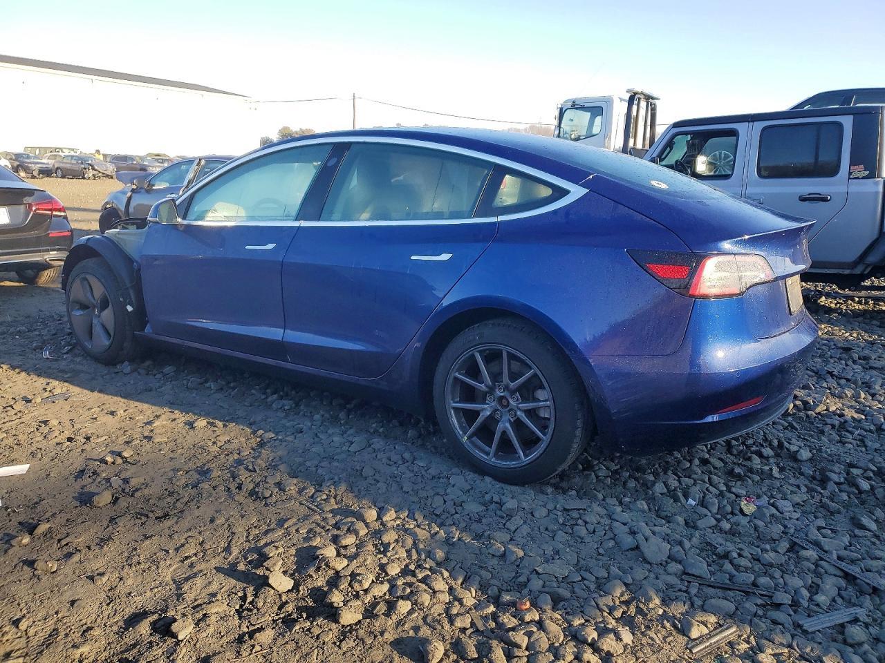 2020 Tesla Model 3 - Image 2