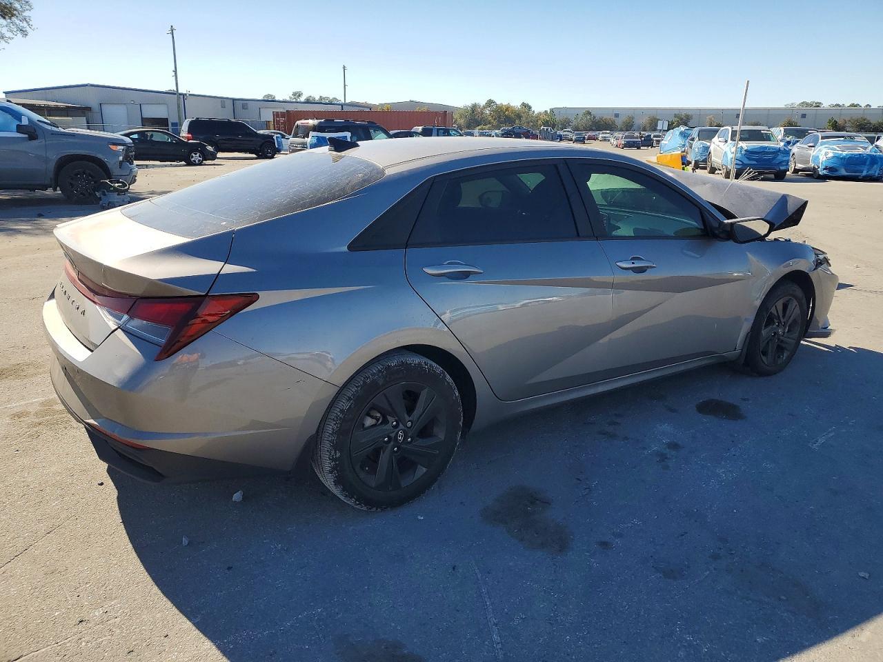 2023 Hyundai Elantra Sel - Фото 3