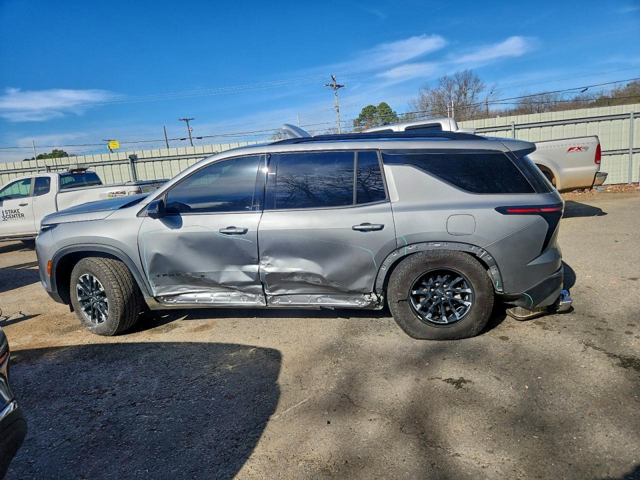 2024 Chevrolet Traverse Lt Z71 - Image 2