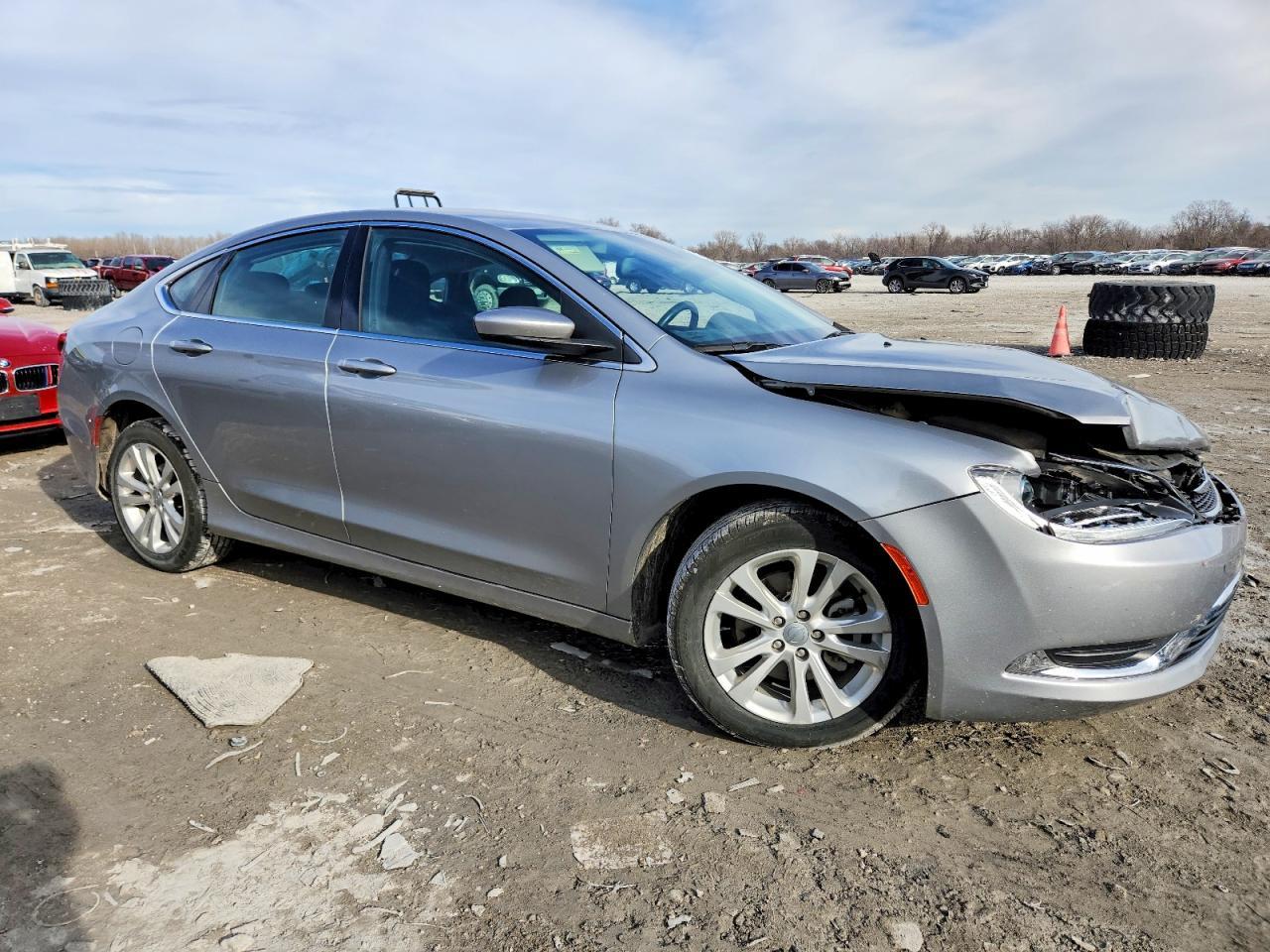 2016 Chrysler 200 Limited - Фото 4