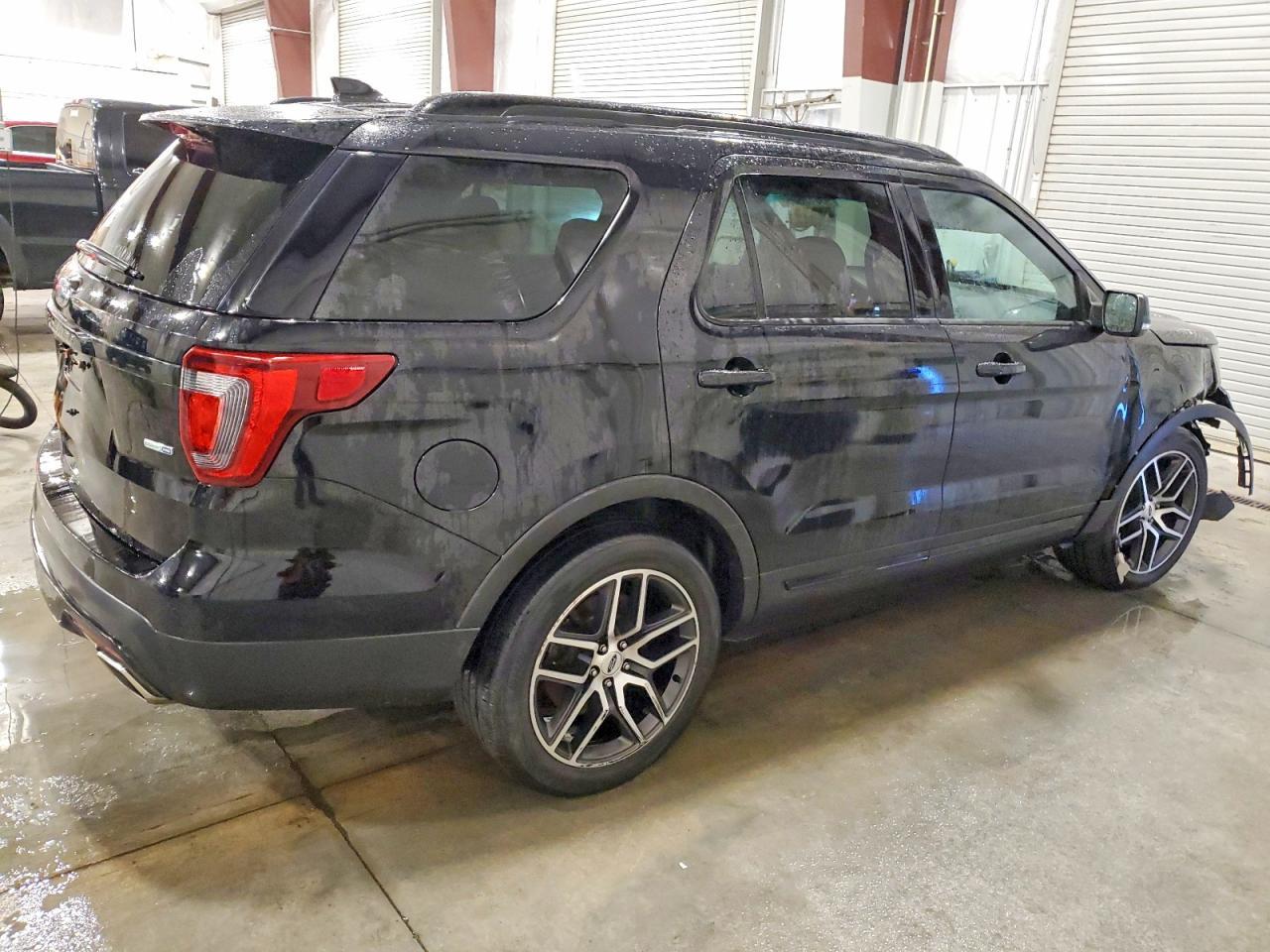 2016 Ford Explorer Sport - Image 3