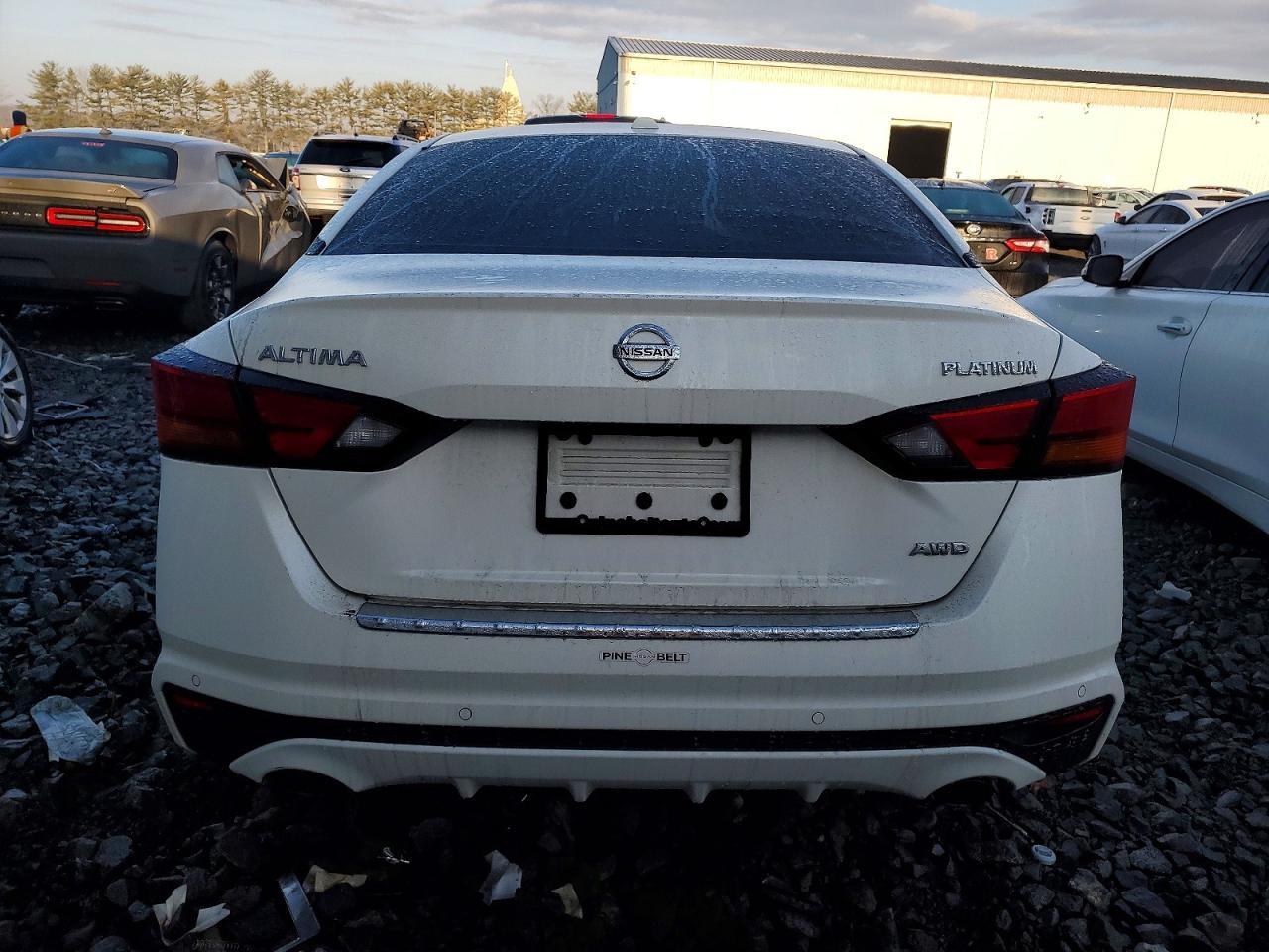 2021 Nissan Altima Platinum - Фото 6