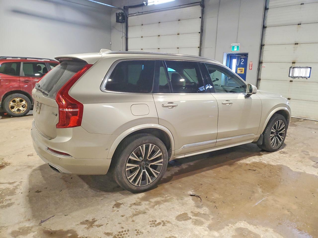 2016 Volvo Xc90 T6 - Image 3