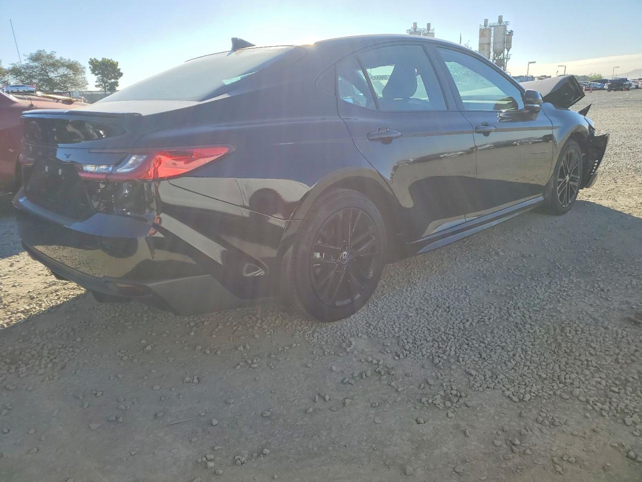 2025 Toyota Camry Se - Фото 3