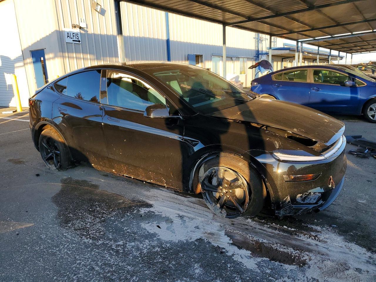 2026 Tesla Model Y - Фото 4