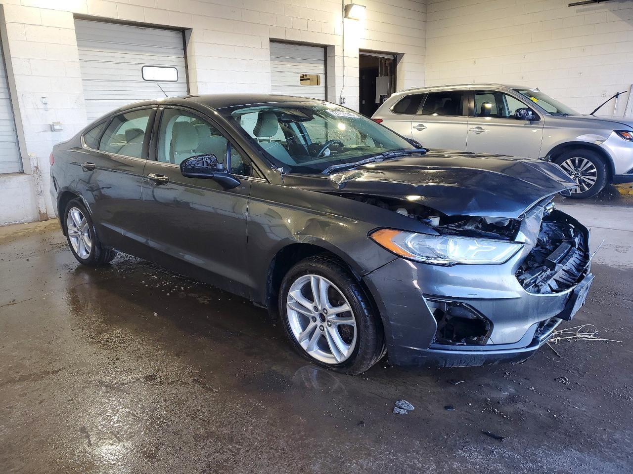 2019 Ford Fusion S - Фото 4