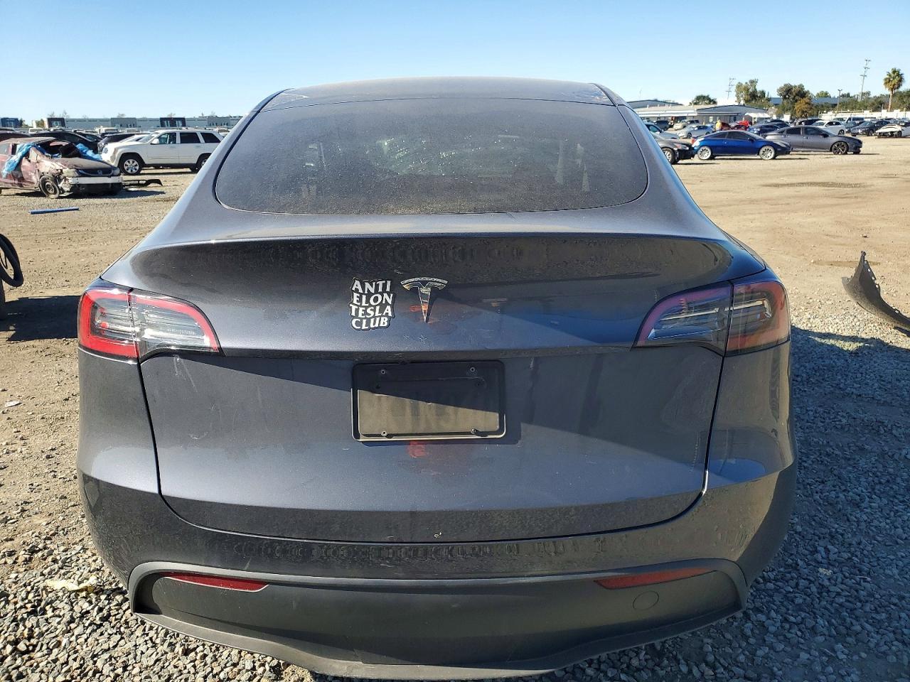 2023 Tesla Model Y - Image 6
