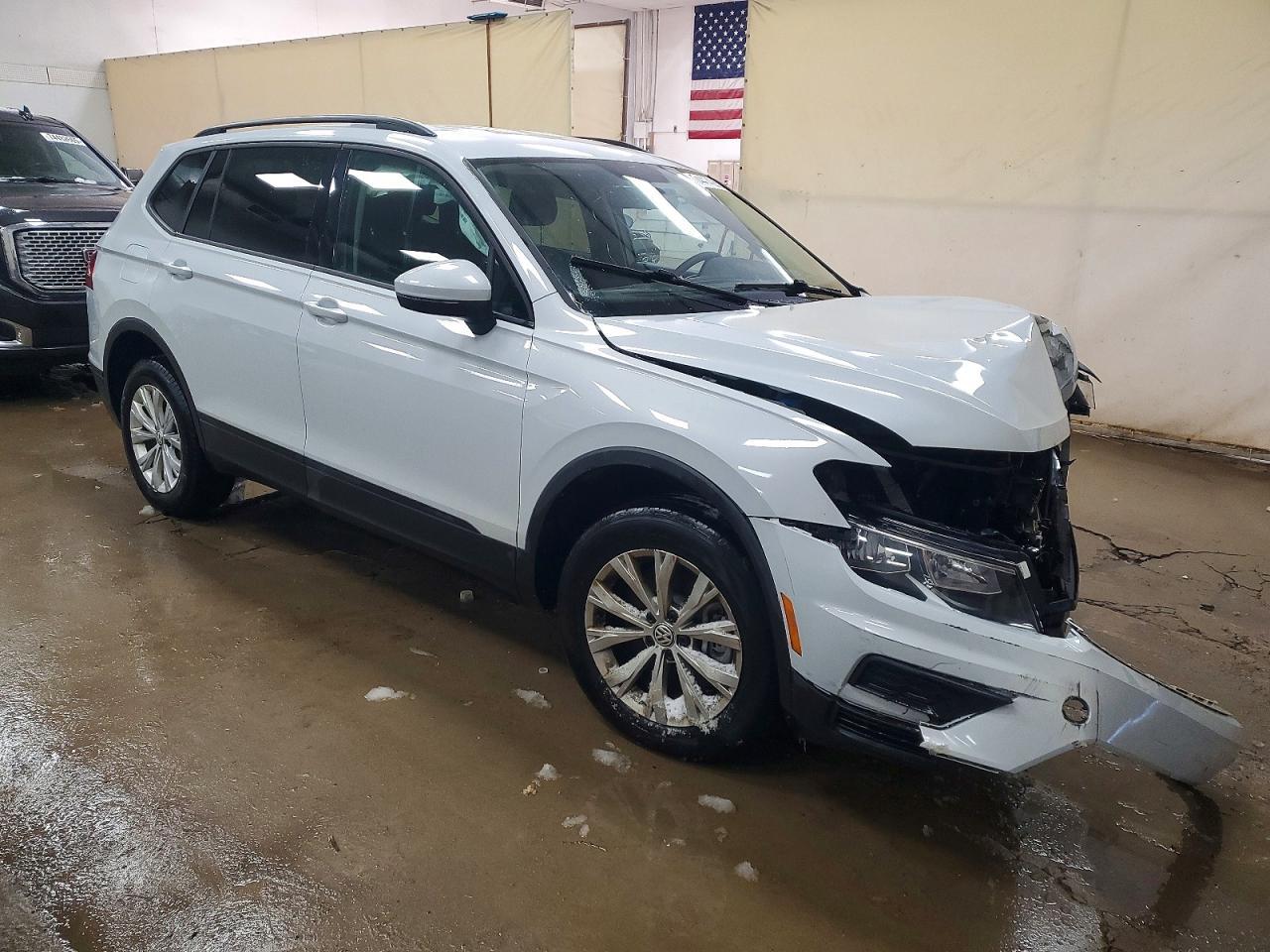 2018 Volkswagen Tiguan S - Фото 4