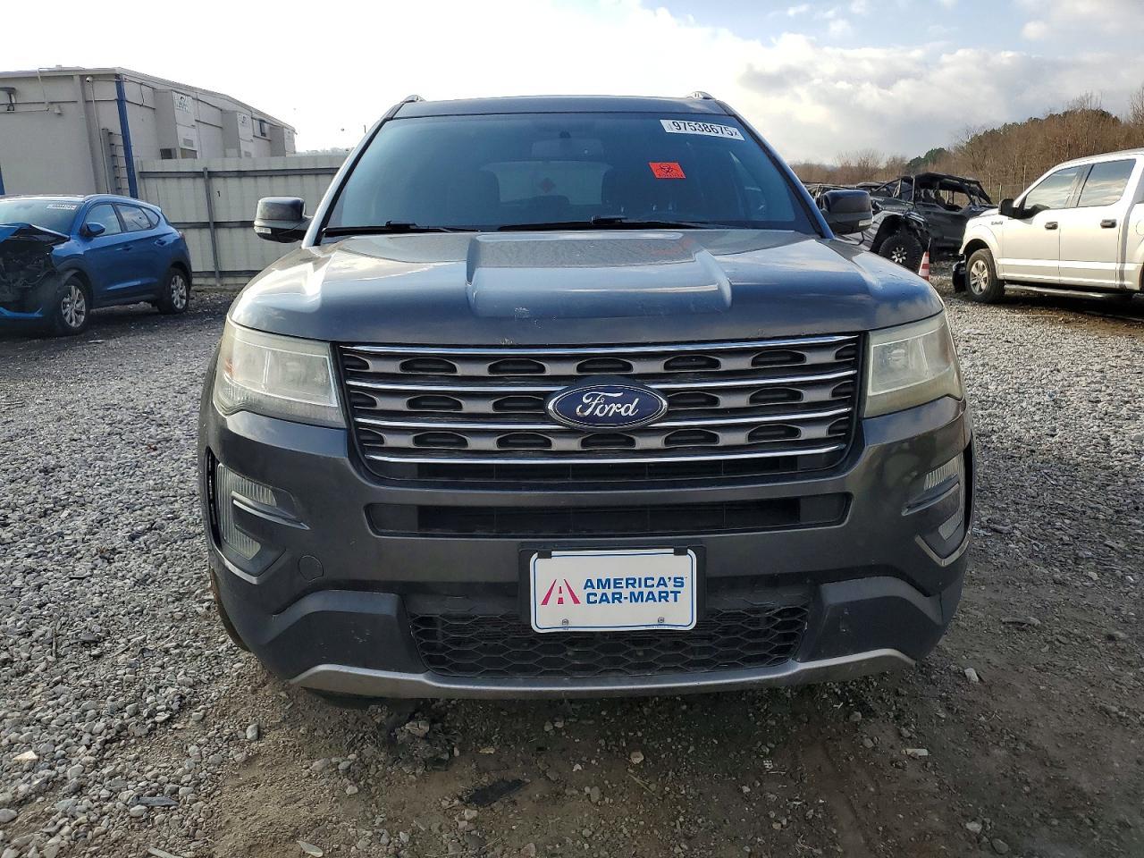 2017 Ford Explorer Xlt - Image 5