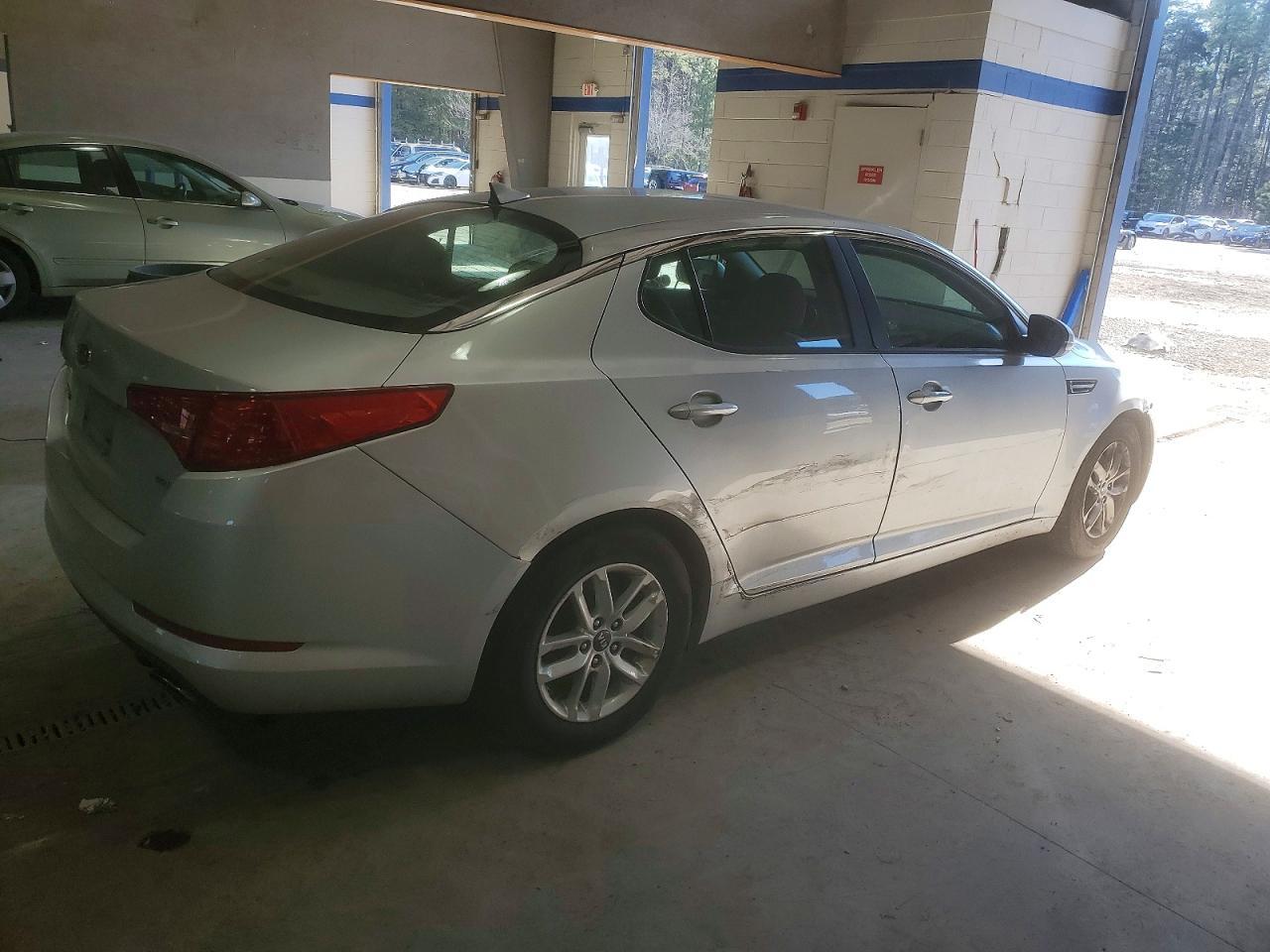 2011 Kia Optima Lx - Image 3