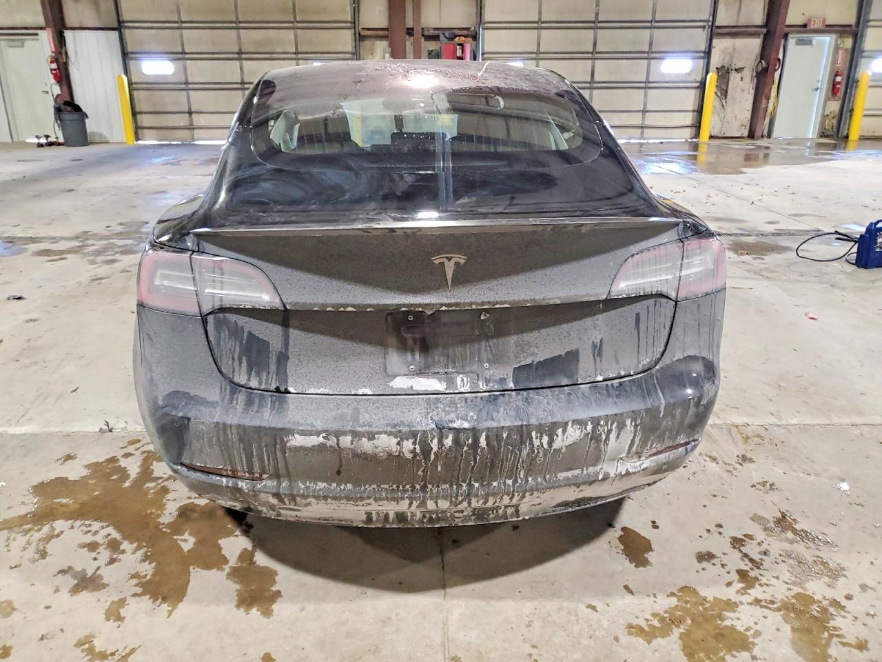 2018 Tesla Model 3 - Фото 6