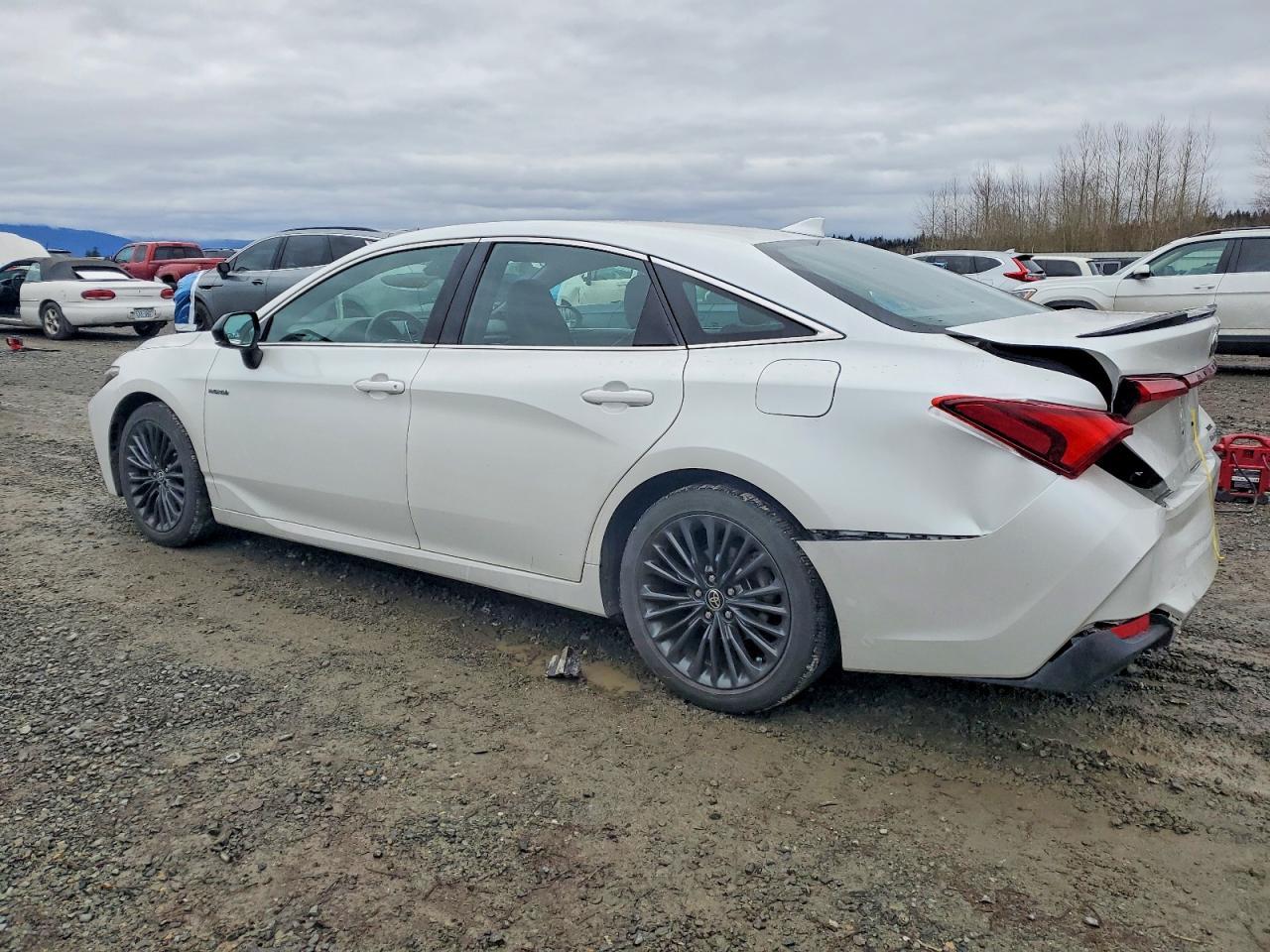 2020 Toyota Avalon Xse - Image 2