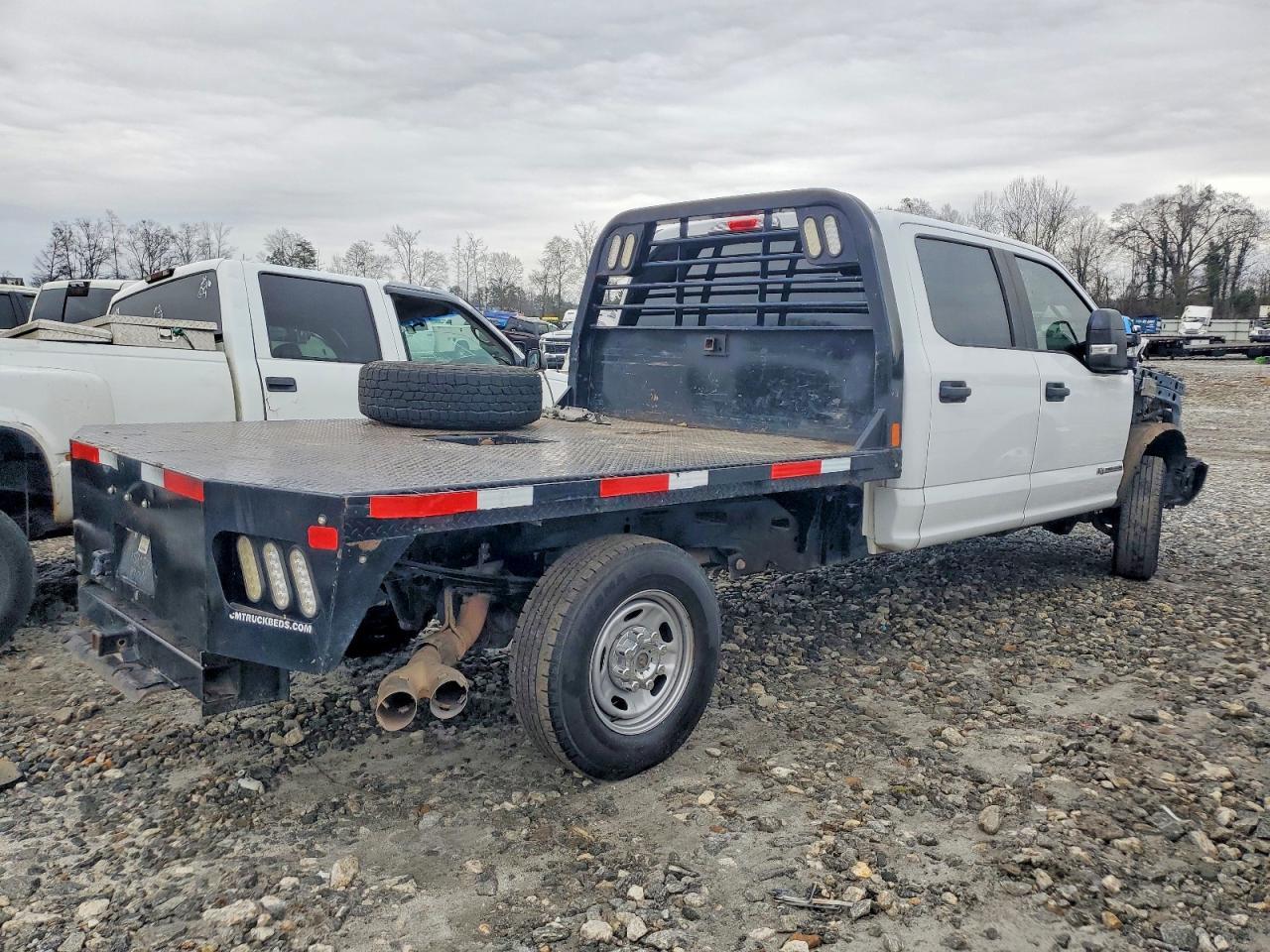 2019 Ford F250 Super Duty Flatbed Truck - Фото 3