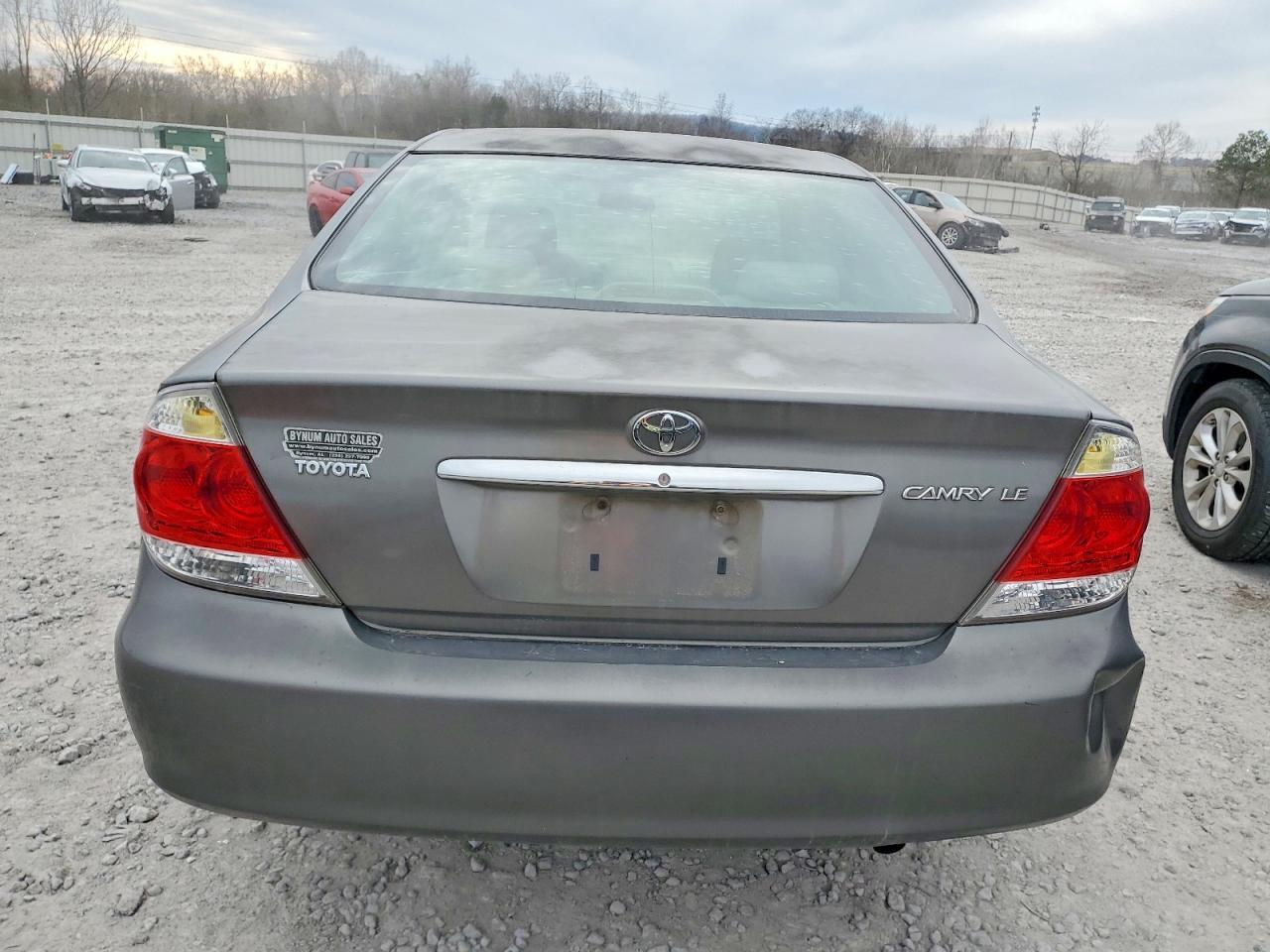 2005 Toyota Camry Le - Фото 6