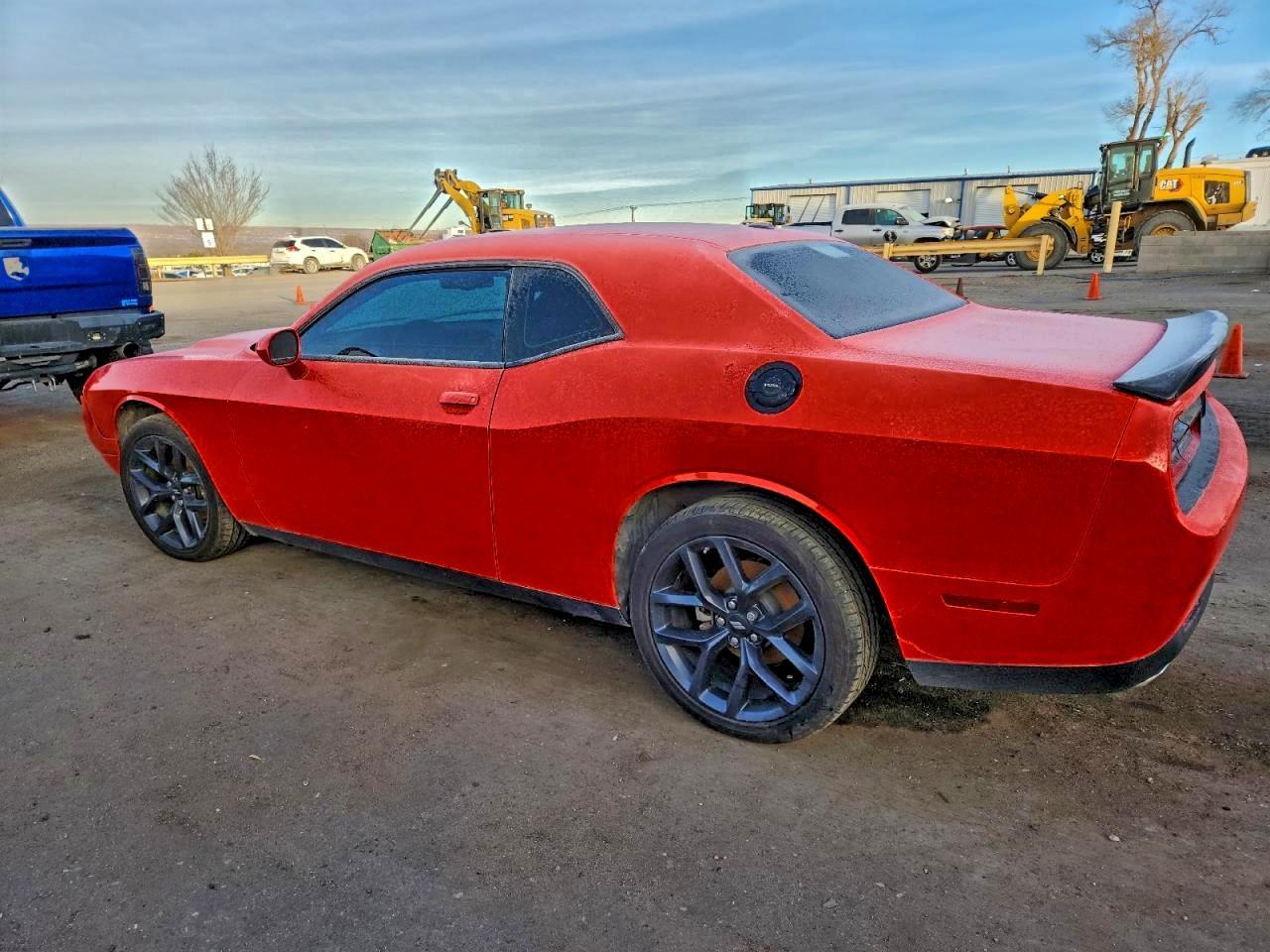2022 Dodge Challenger Sxt - Фото 2