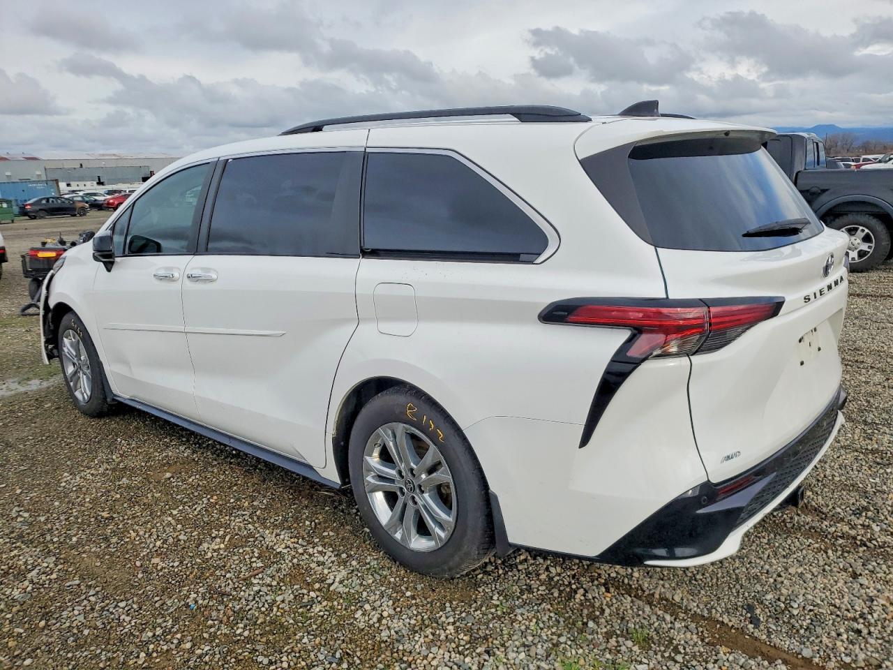 2022 Toyota Sienna Xse - Image 2