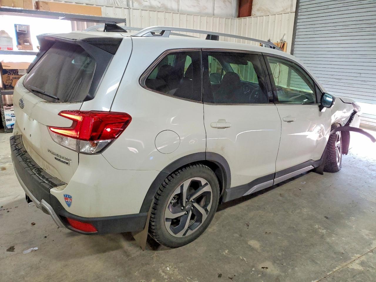 2024 Subaru Forester Touring - Фото 3