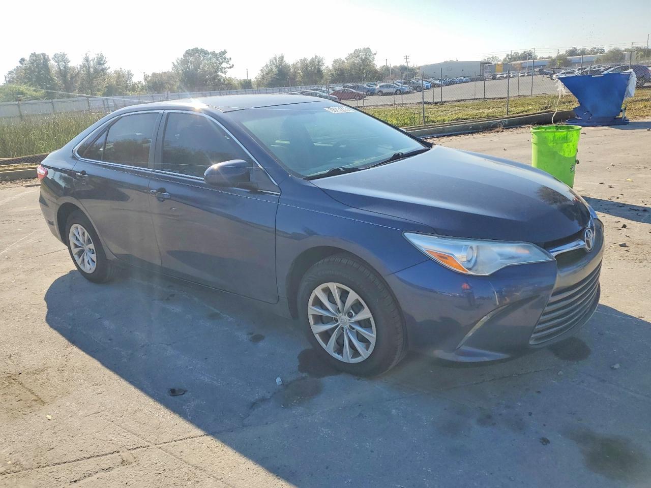 2017 Toyota Camry Le - Фото 4