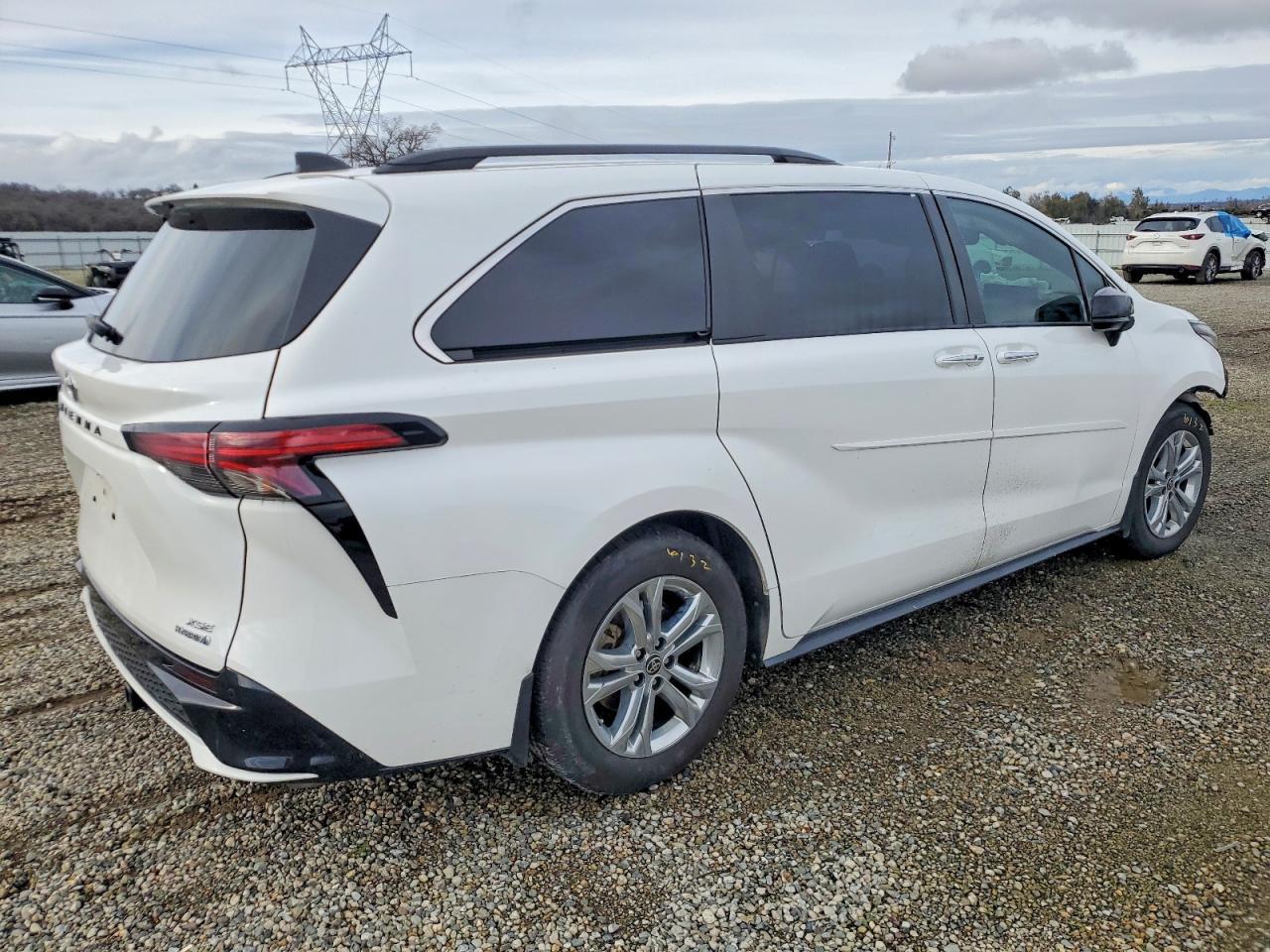 2022 Toyota Sienna Xse - Image 3