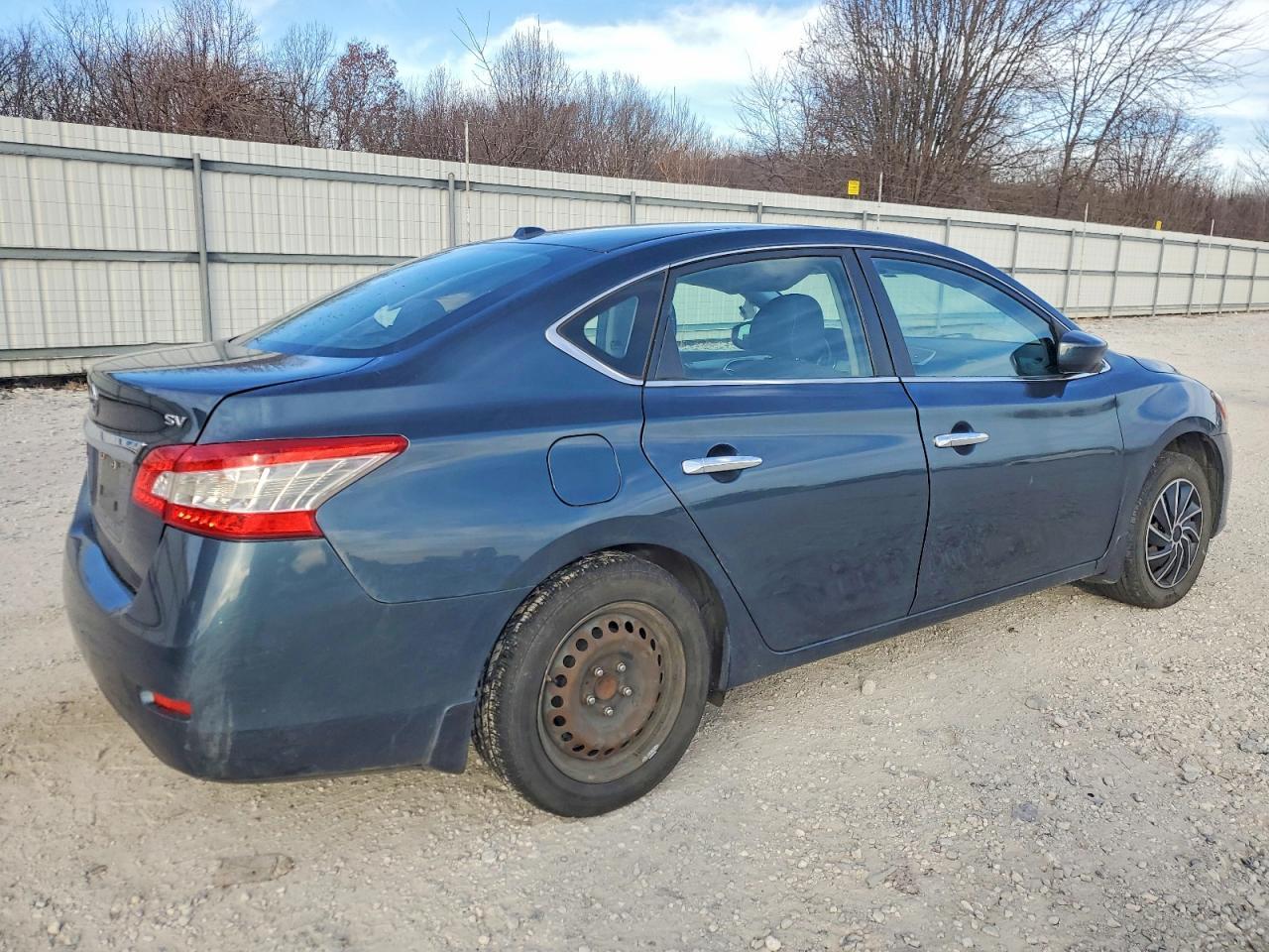 2015 Nissan Sentra S - Фото 3