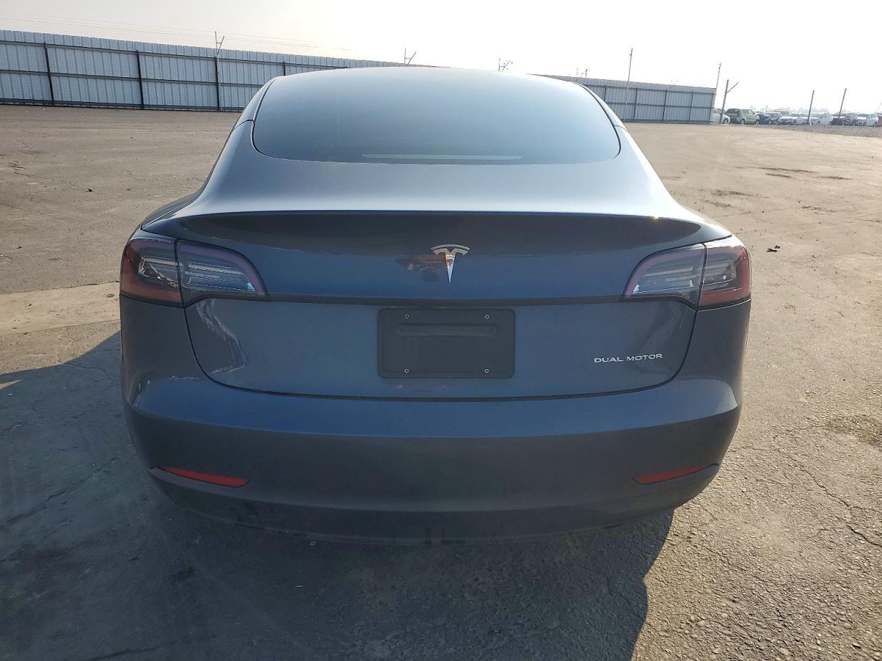2023 Tesla Model 3 - Image 6
