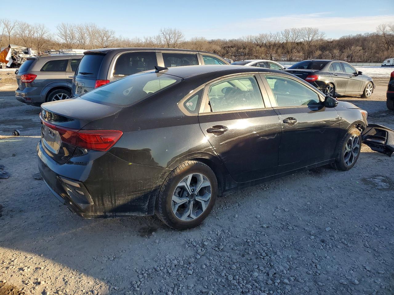 2021 Kia Forte - Фото 3