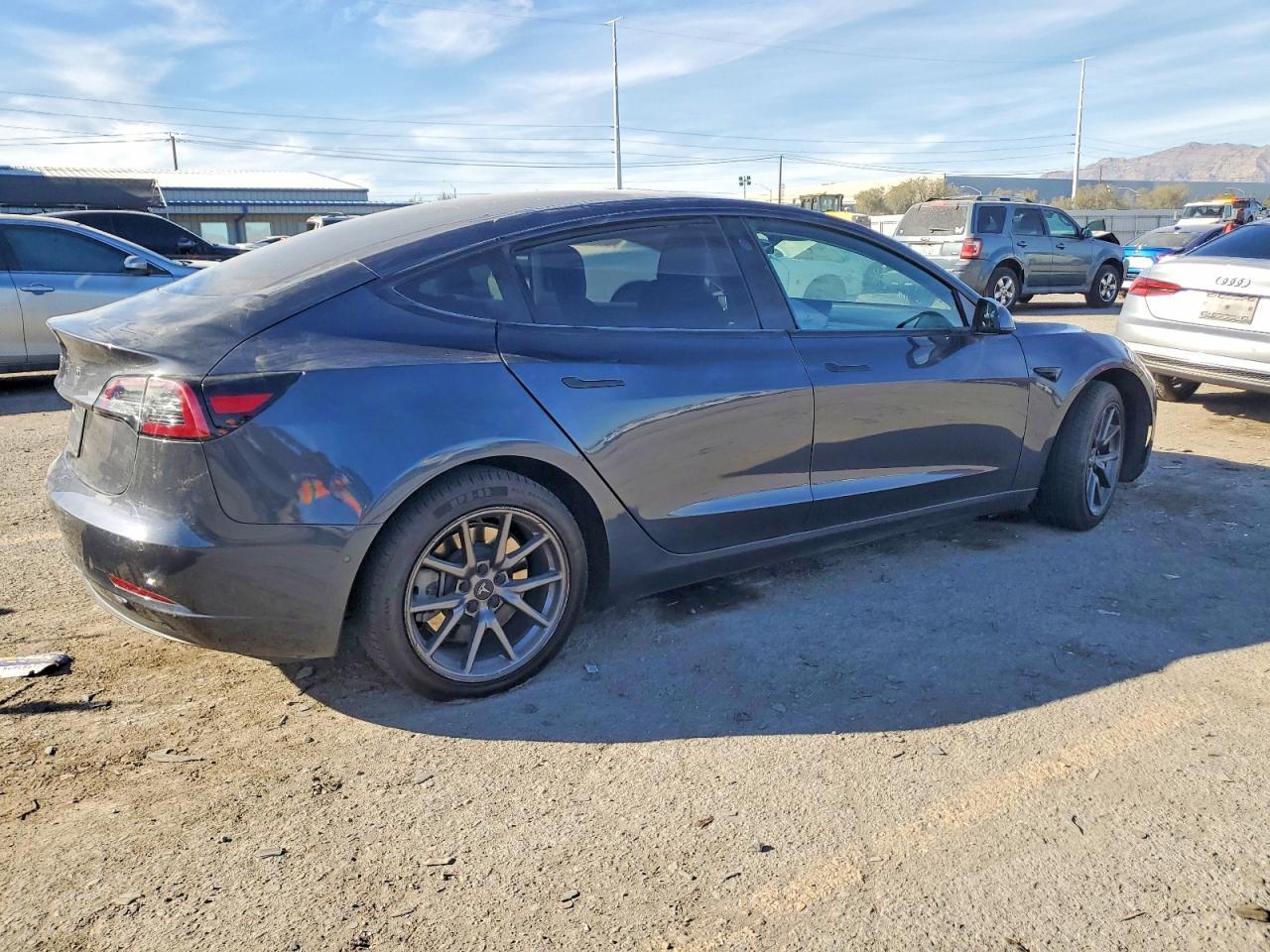 2019 Tesla Model 3 - Фото 3