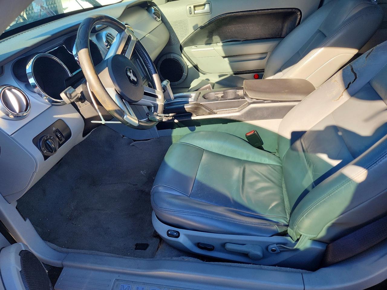 2006 Ford Mustang - Image 7