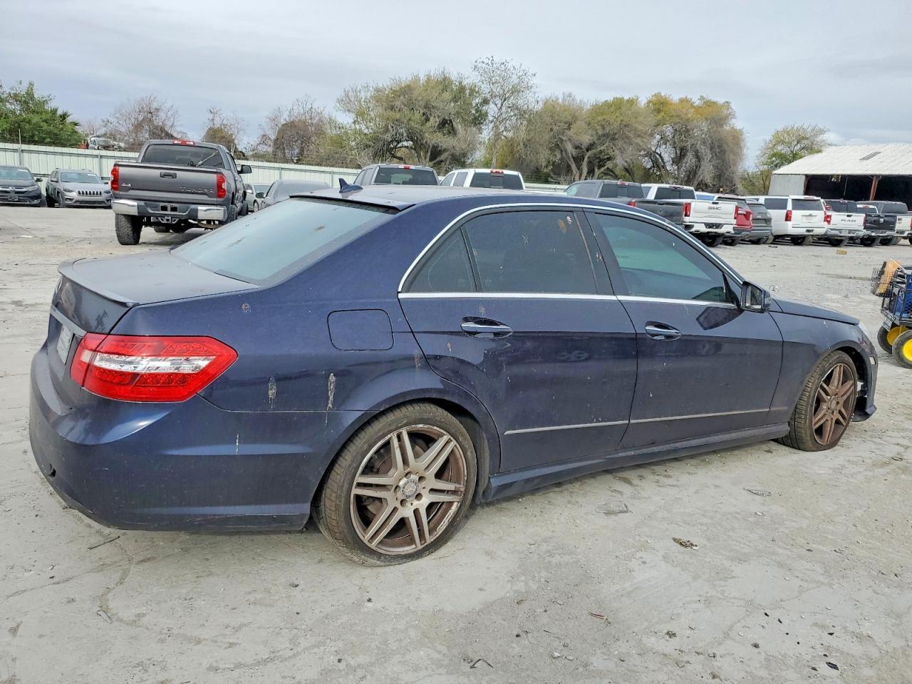 2010 Mercedes-Benz E 350 - Image 3