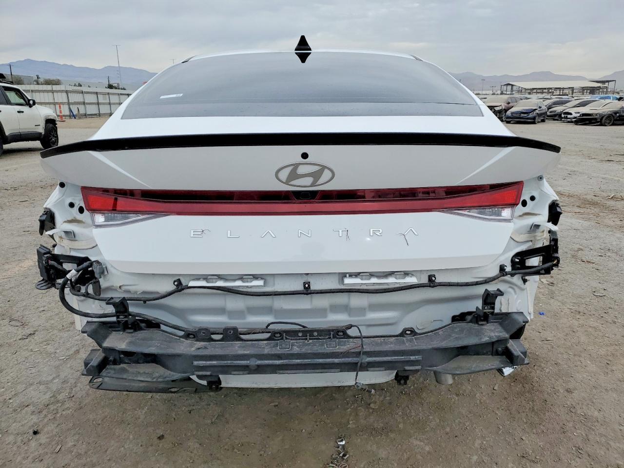 2025 Hyundai Elantra Sel Sport - Фото 6