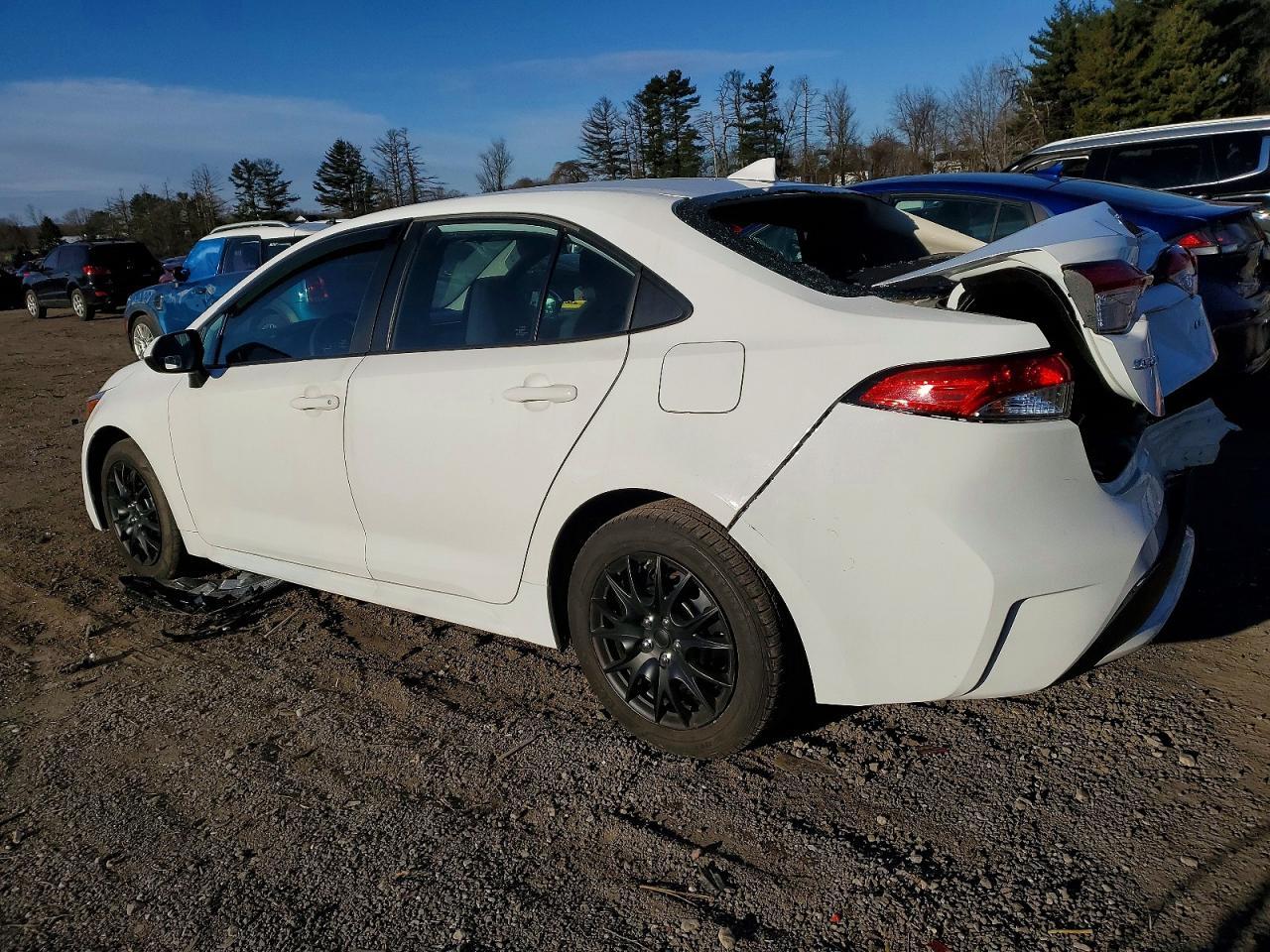 2021 Toyota Corolla Le - Image 2