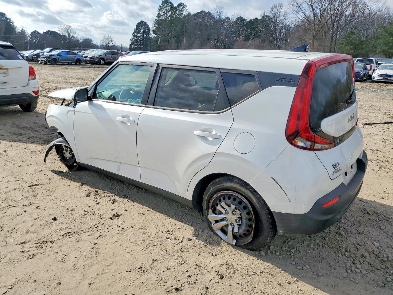 2022 Kia Soul Lx - Image 2