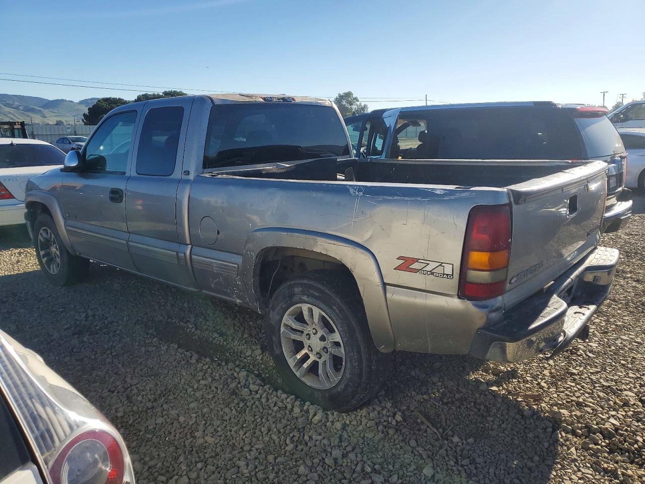 2001 Chevrolet Silverado K1500 - Фото 2
