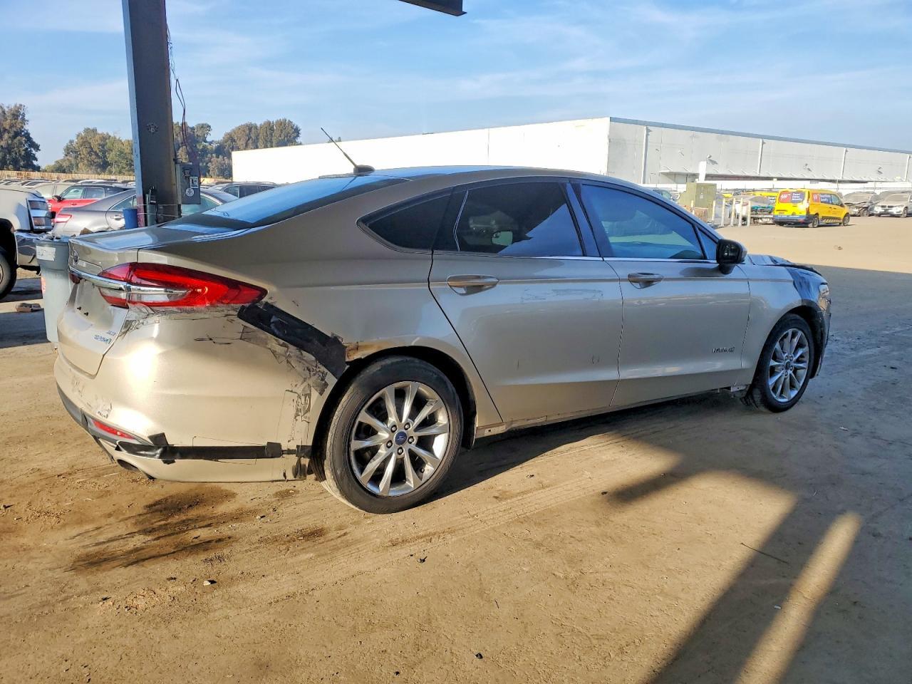 2017 Ford Fusion Se Hybrid - Фото 3
