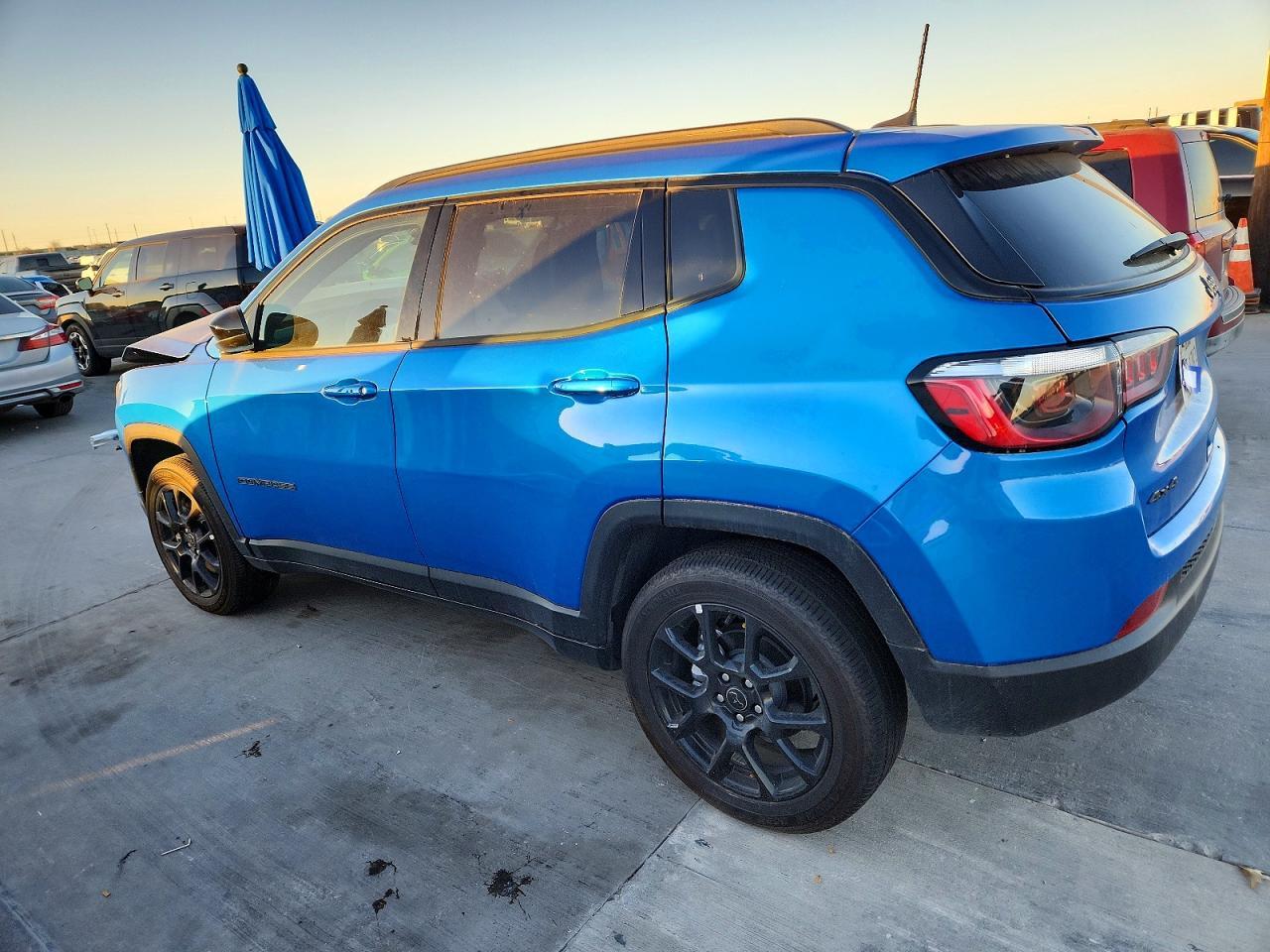 2025 Jeep Compass Latitude - Фото 2