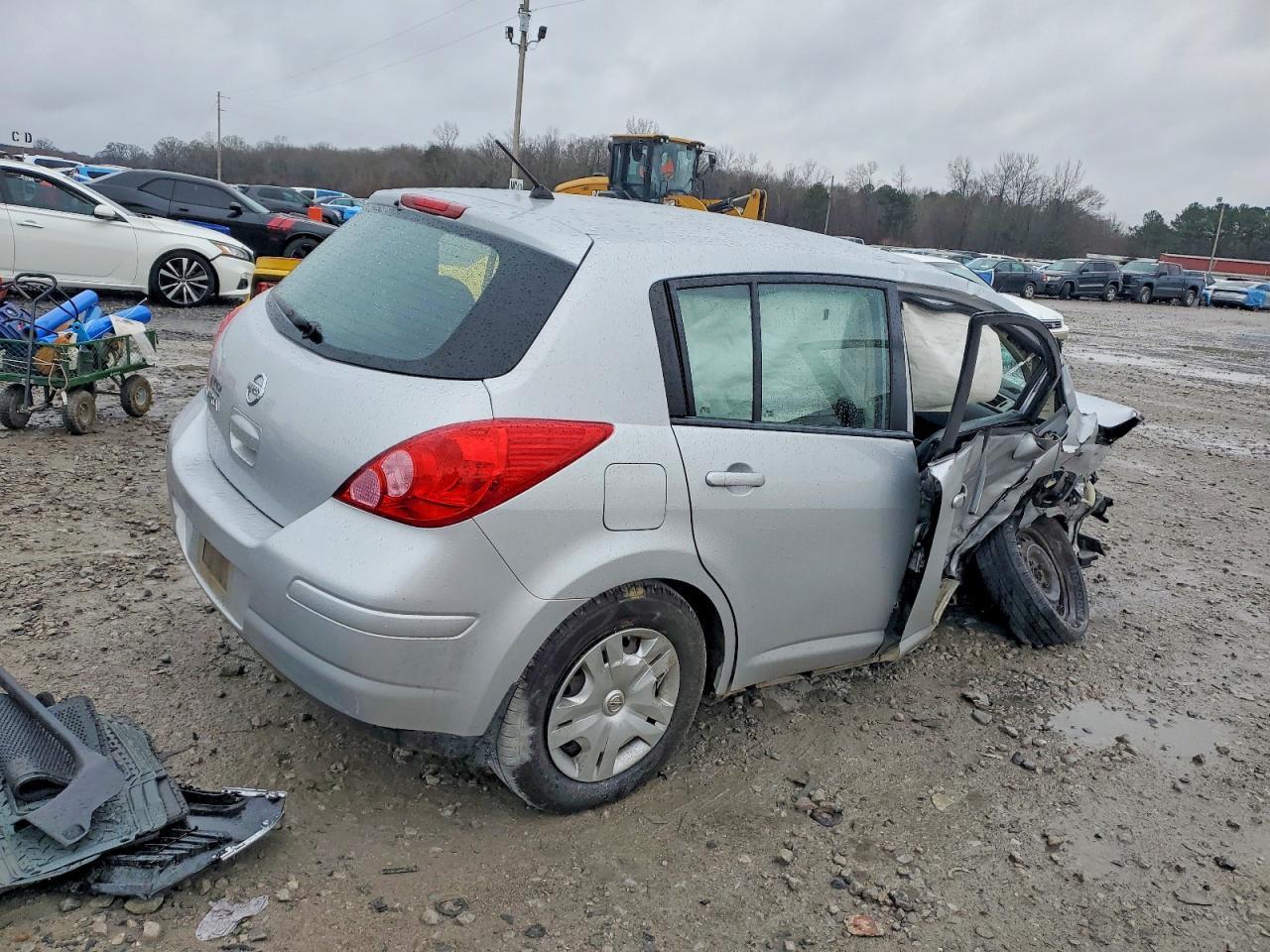 2010 Niss Versa S - Фото 3