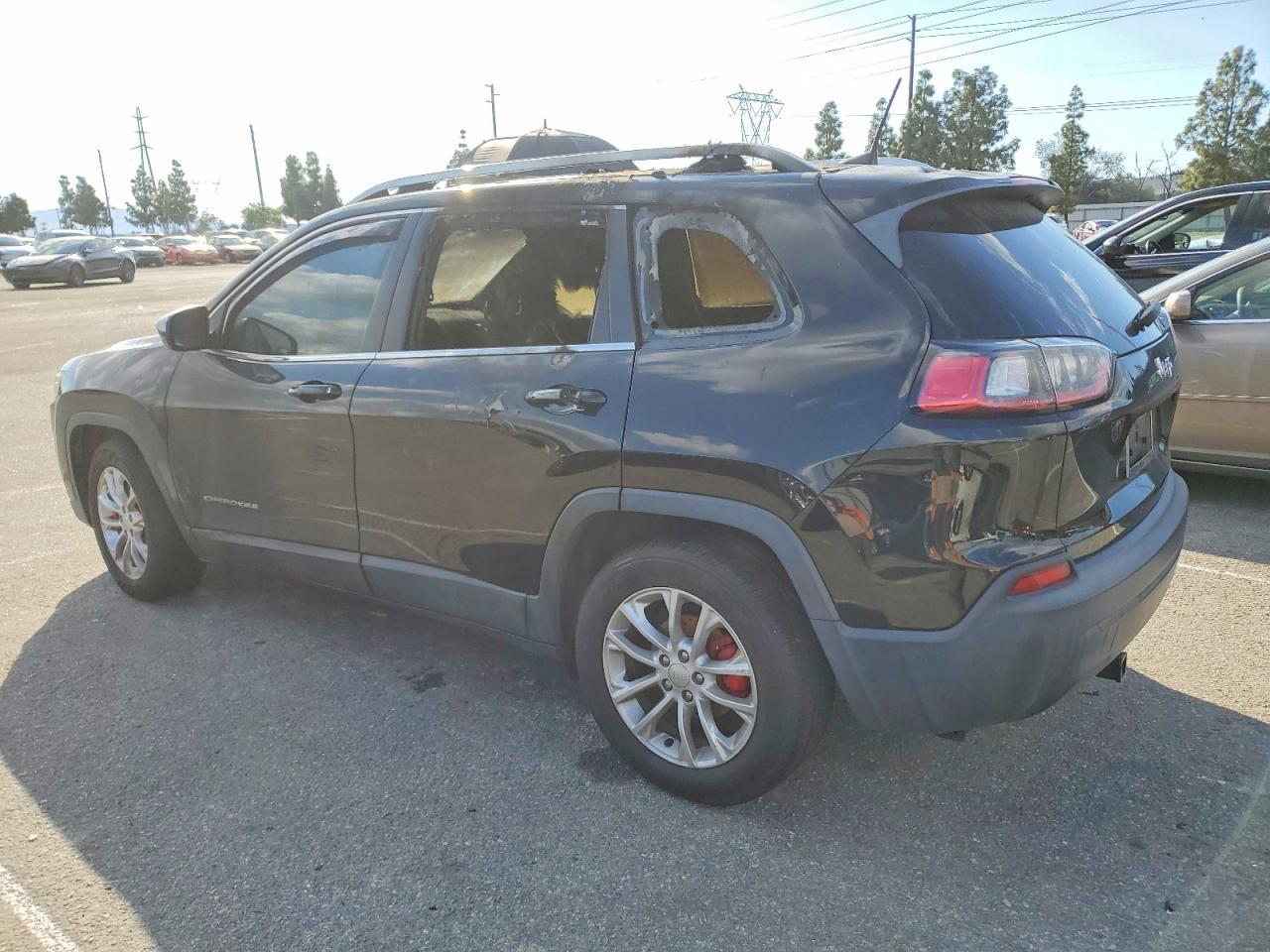 2019 Jeep Cherokee Latitude - Фото 2