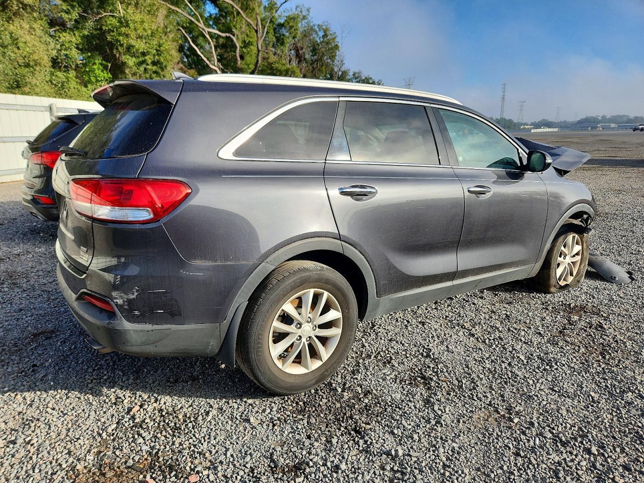 2017 Kia Sorento Lx - Фото 3