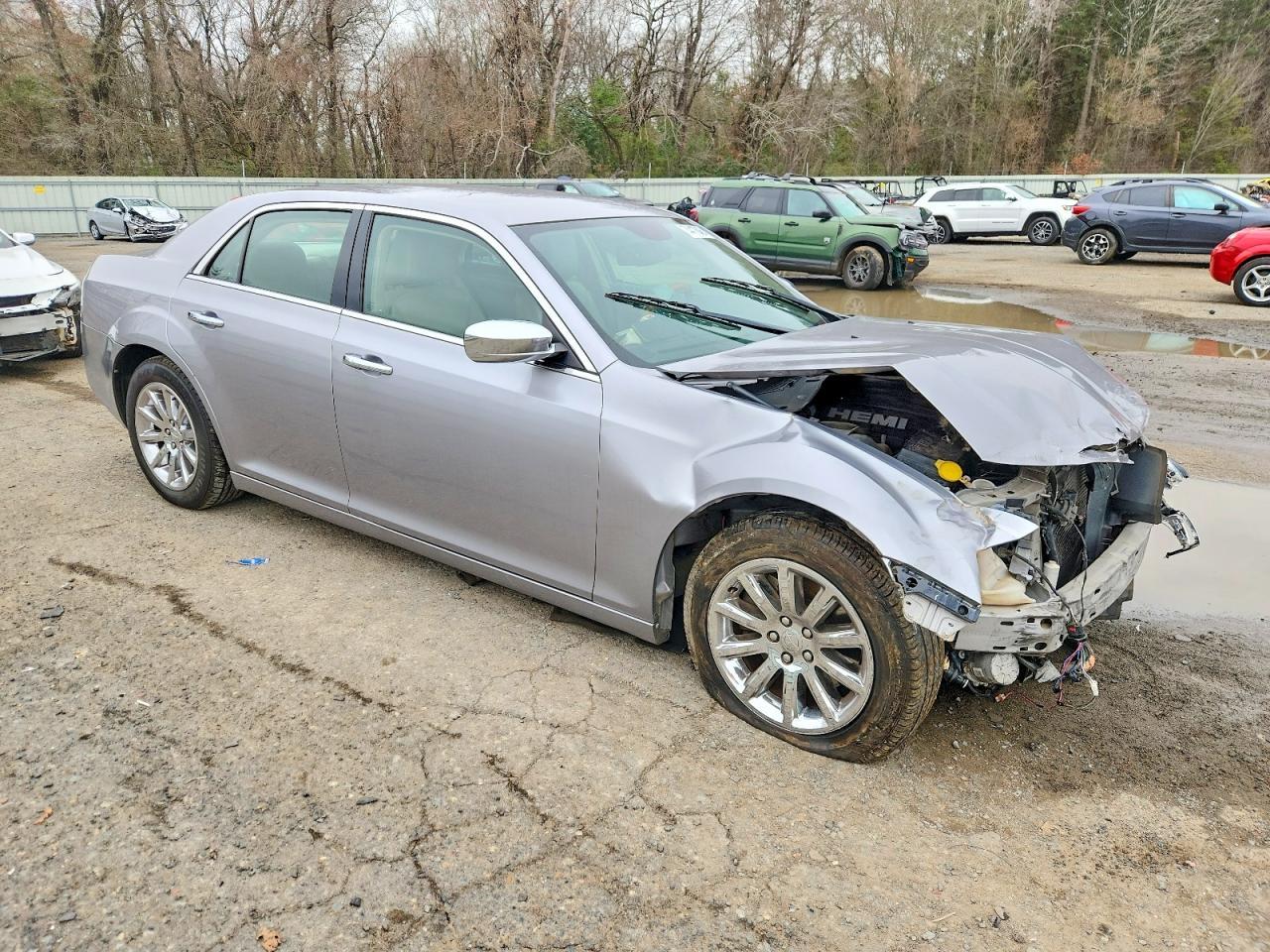 2014 Chrysler 300C - Image 4