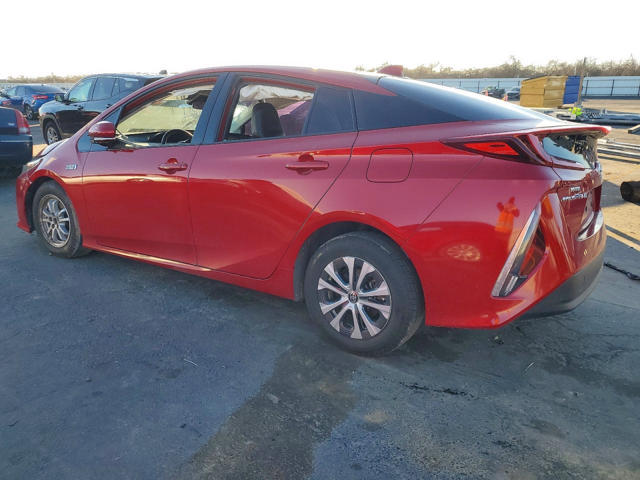 2020 Toyota Prius Prime Le - Image 2