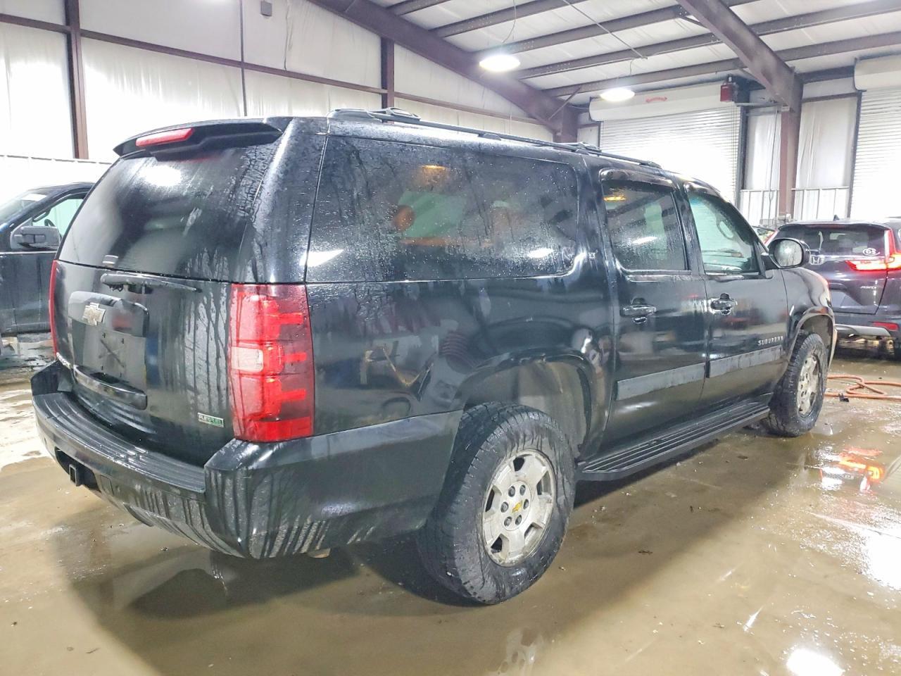 2010 Chevrolet Suburban K1500 Lt - Image 3