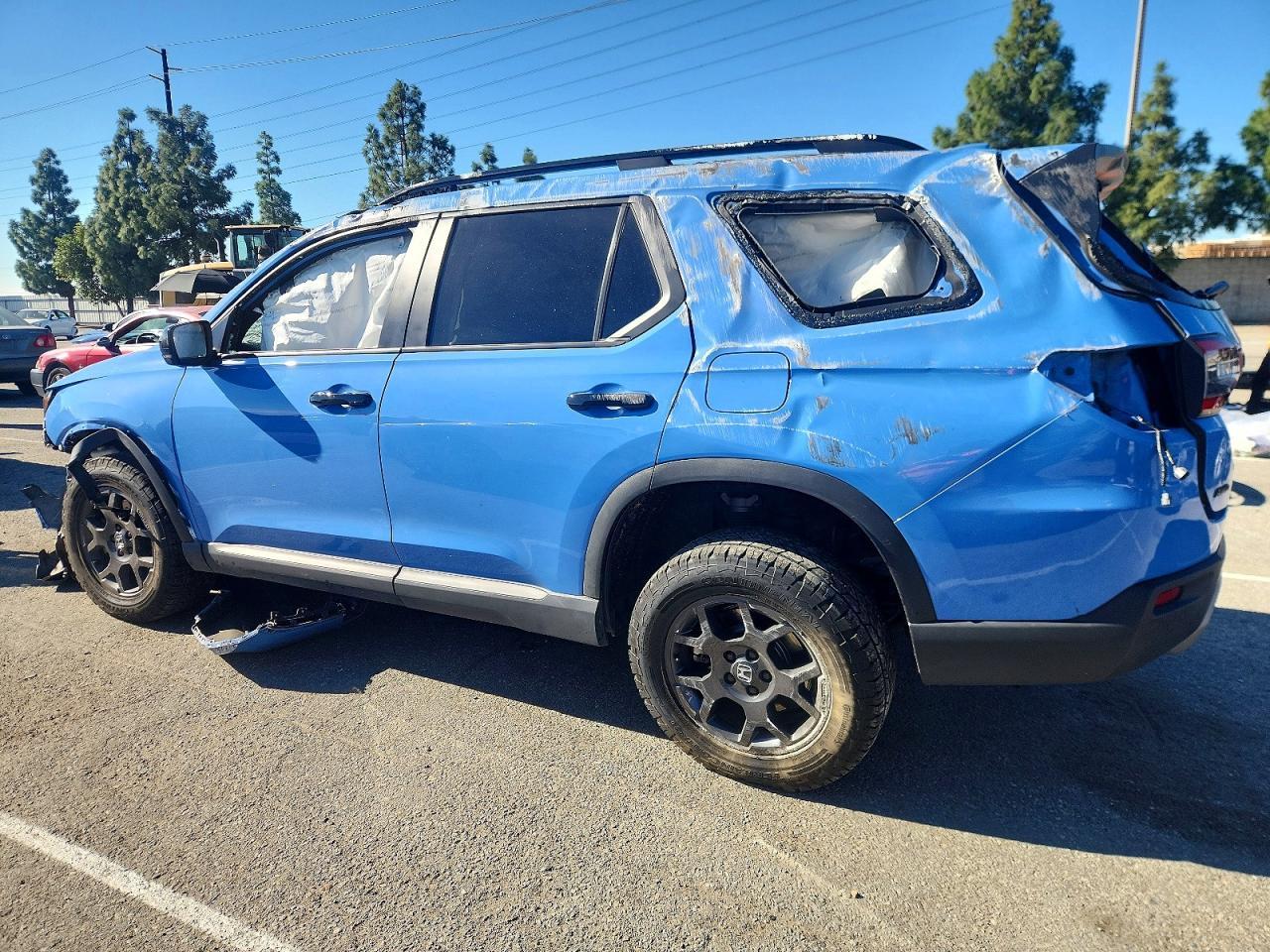 2024 Honda Pilot Trailsport - Image 2