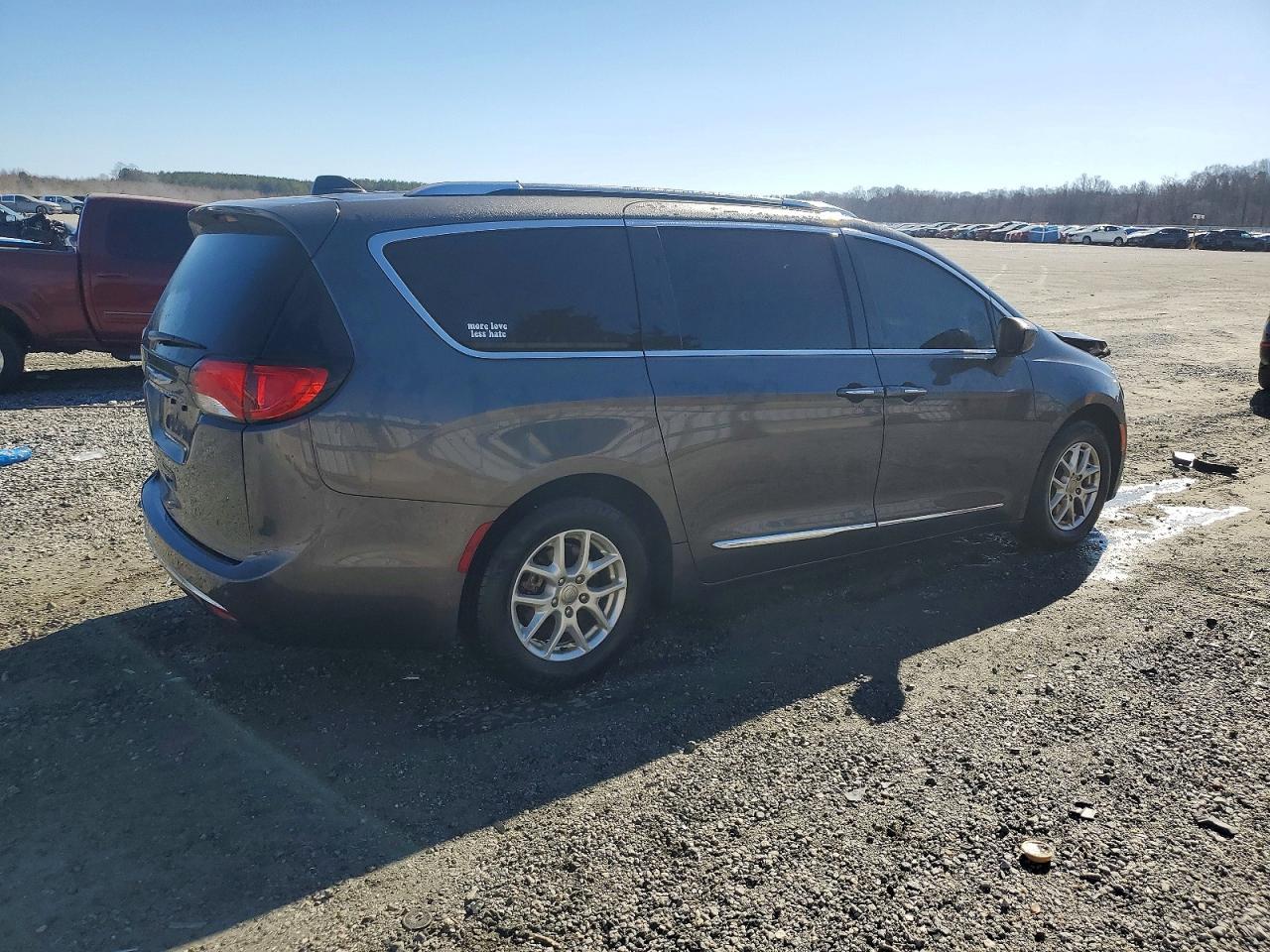2020 Chrysler Pacifica - Фото 3