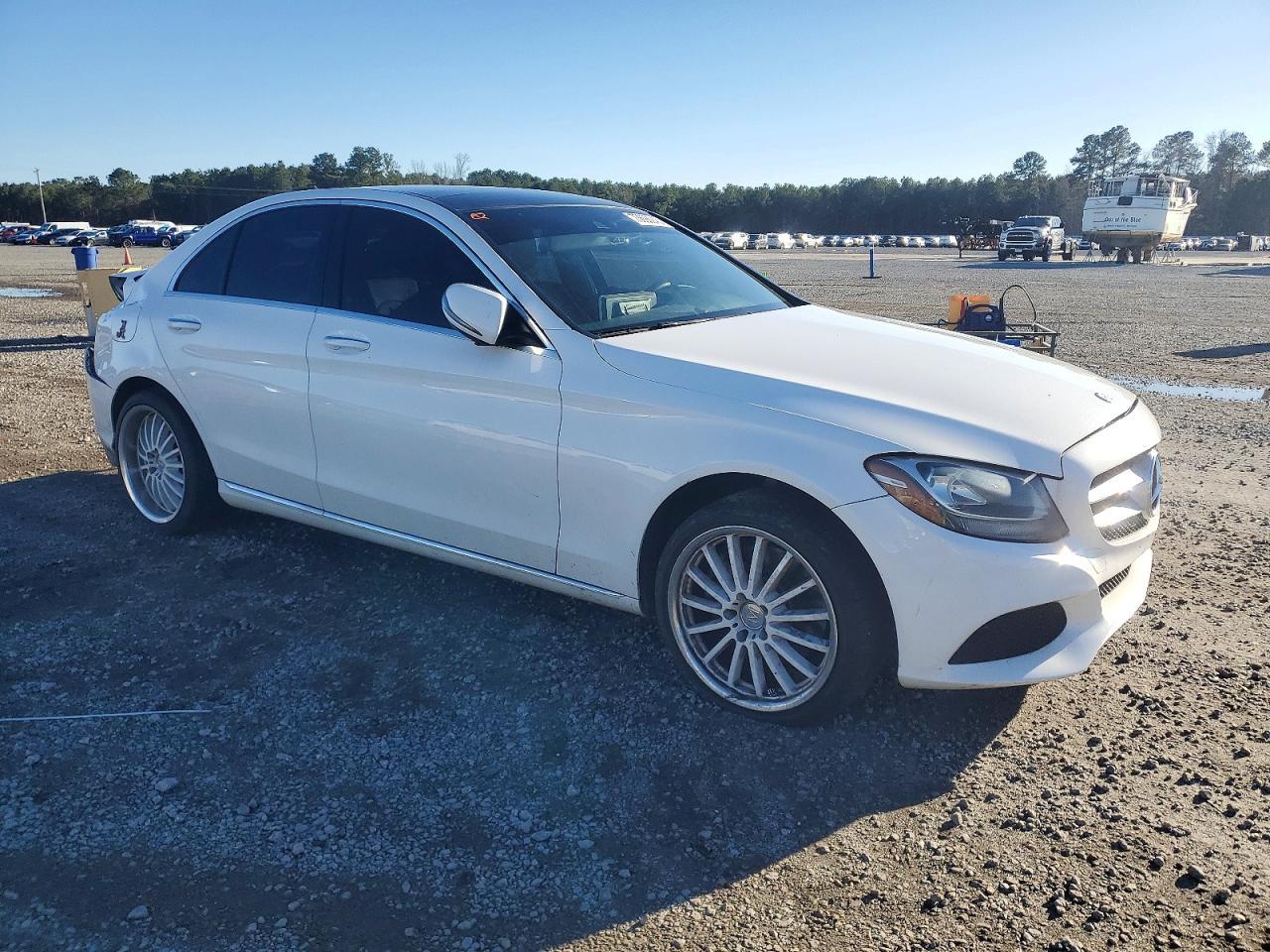 2017 Mercedes-Benz C 300 4Matic - Фото 4