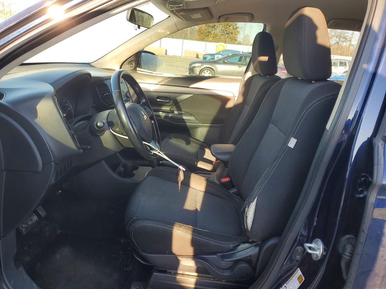 2016 Mitsubishi Outlander Es - Image 7