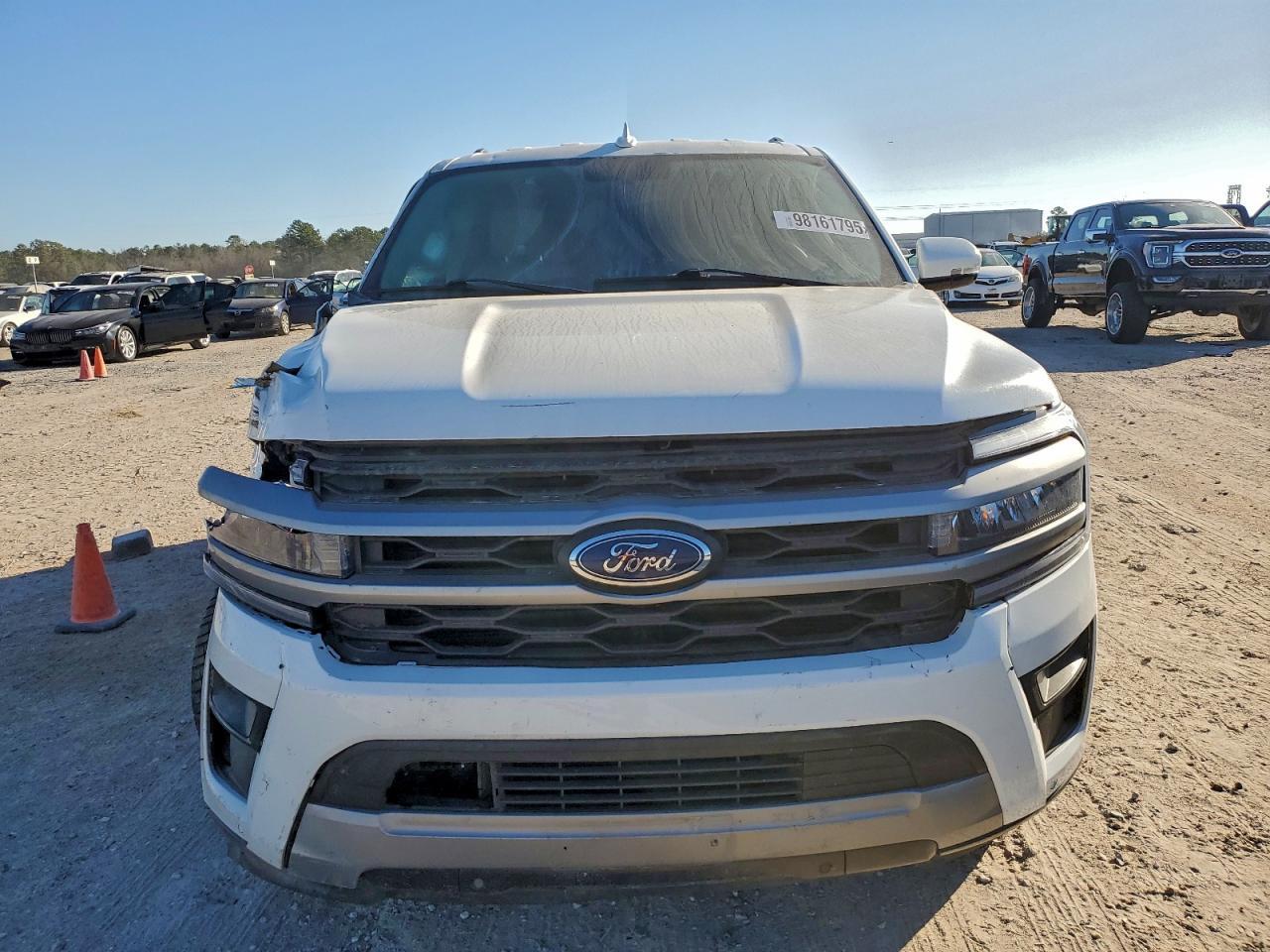 2023 Ford Expedition Xlt - Фото 5