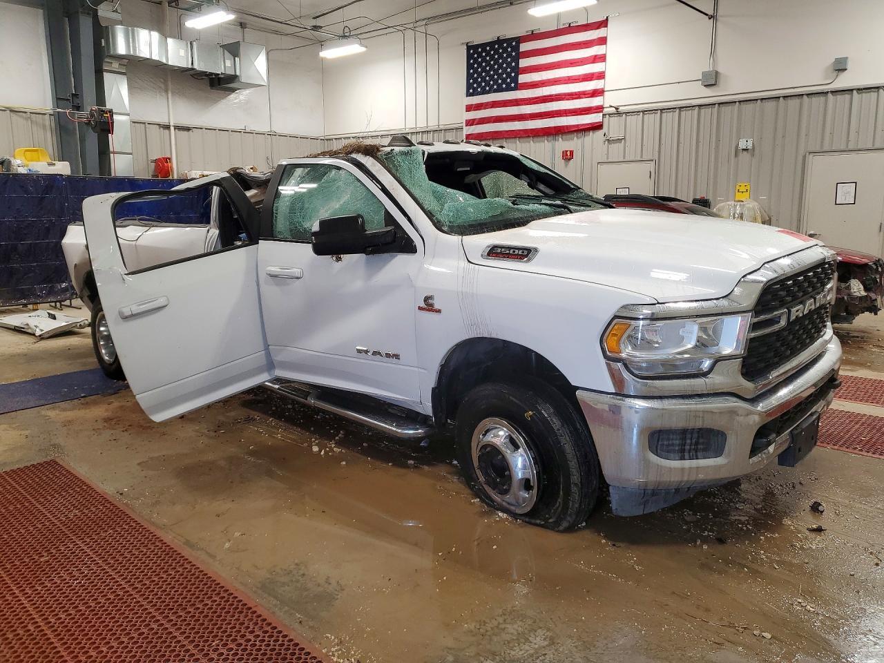 2022 Ram 3500 Big Horn/Lone Star - Фото 4