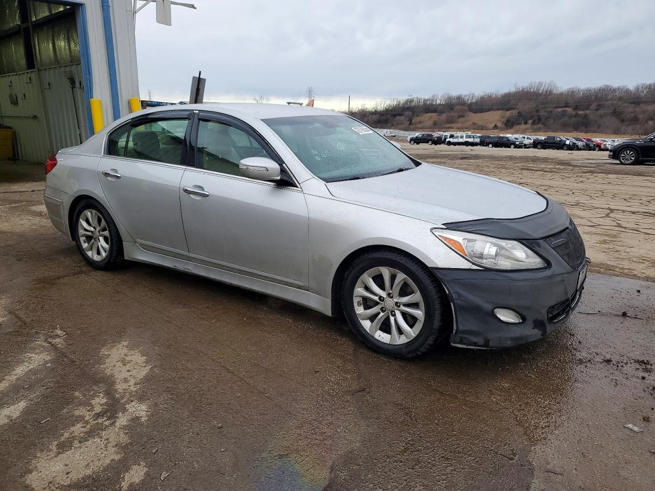2012 Hyundai Genesis 3.8L - Фото 4
