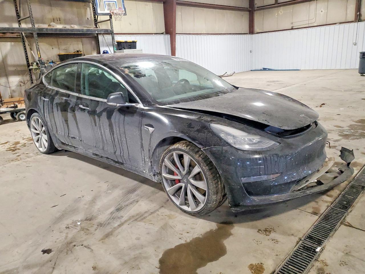 2018 Tesla Model 3 - Фото 4